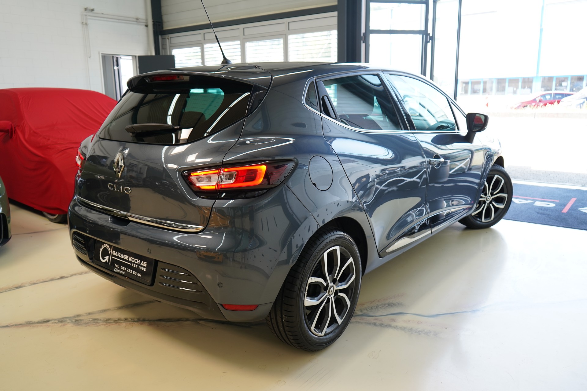 RENAULT Clio 0.9 12V Intens - 8