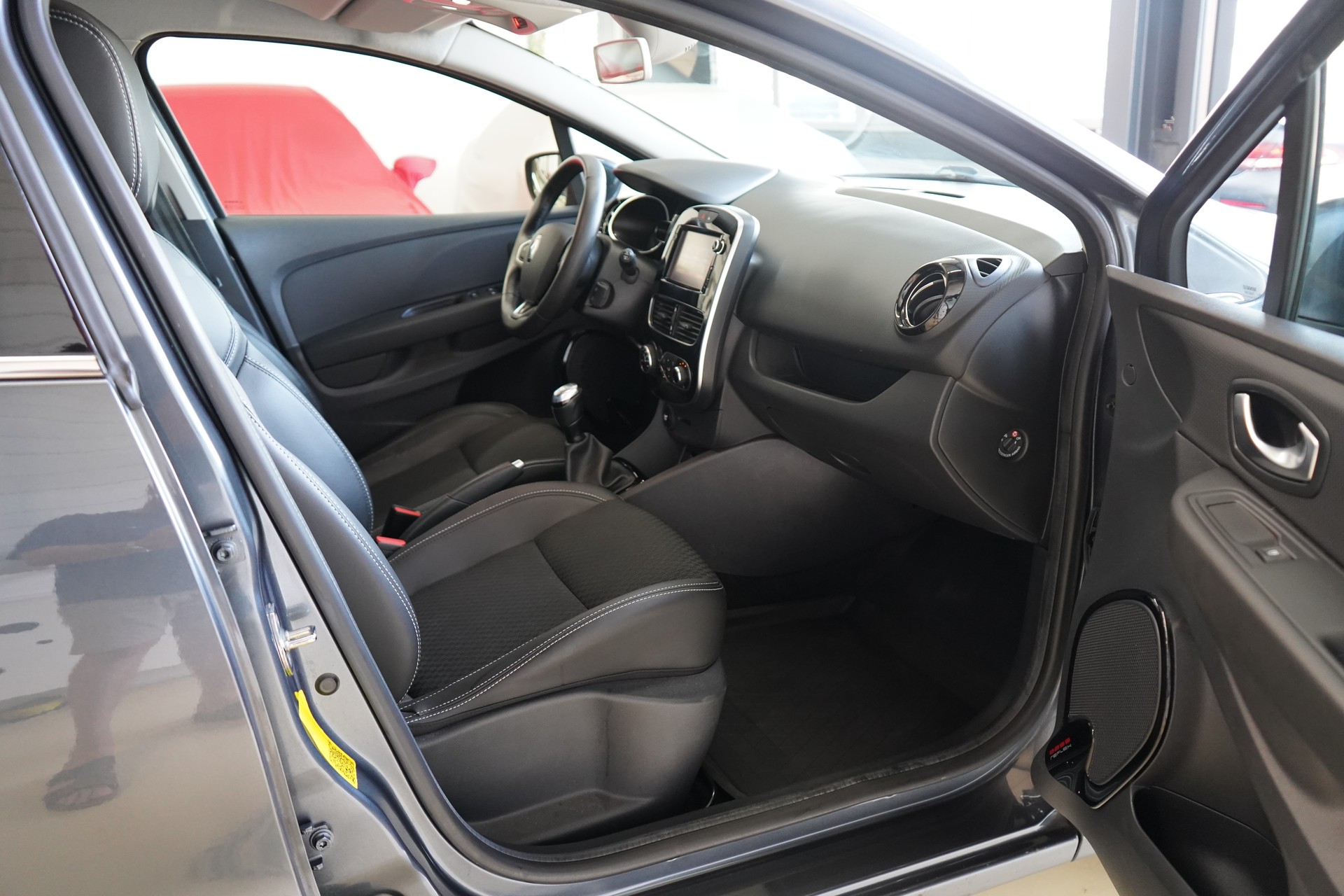 RENAULT Clio 0.9 12V Intens - 18
