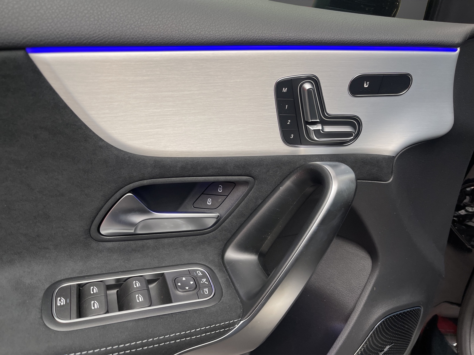 MERCEDES-BENZ A 200 Kompaktlimousine Night Star - 12