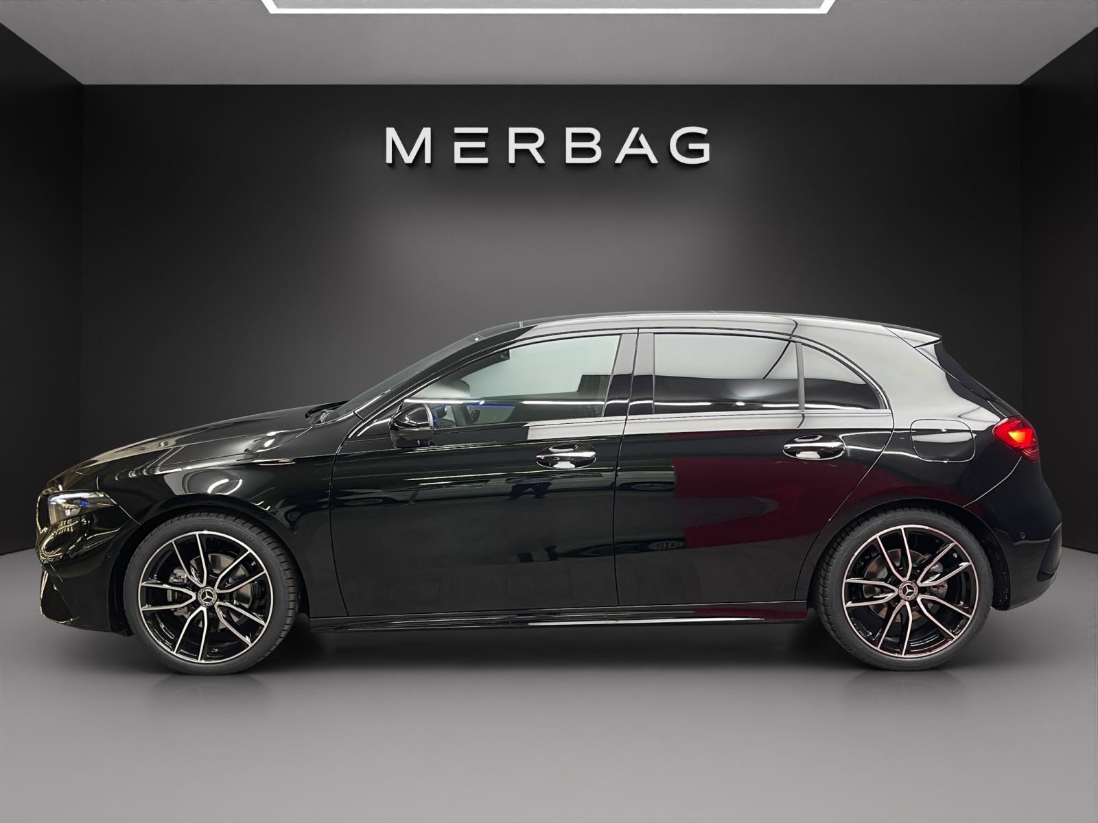 MERCEDES-BENZ A 200 Kompaktlimousine Night Star - 3