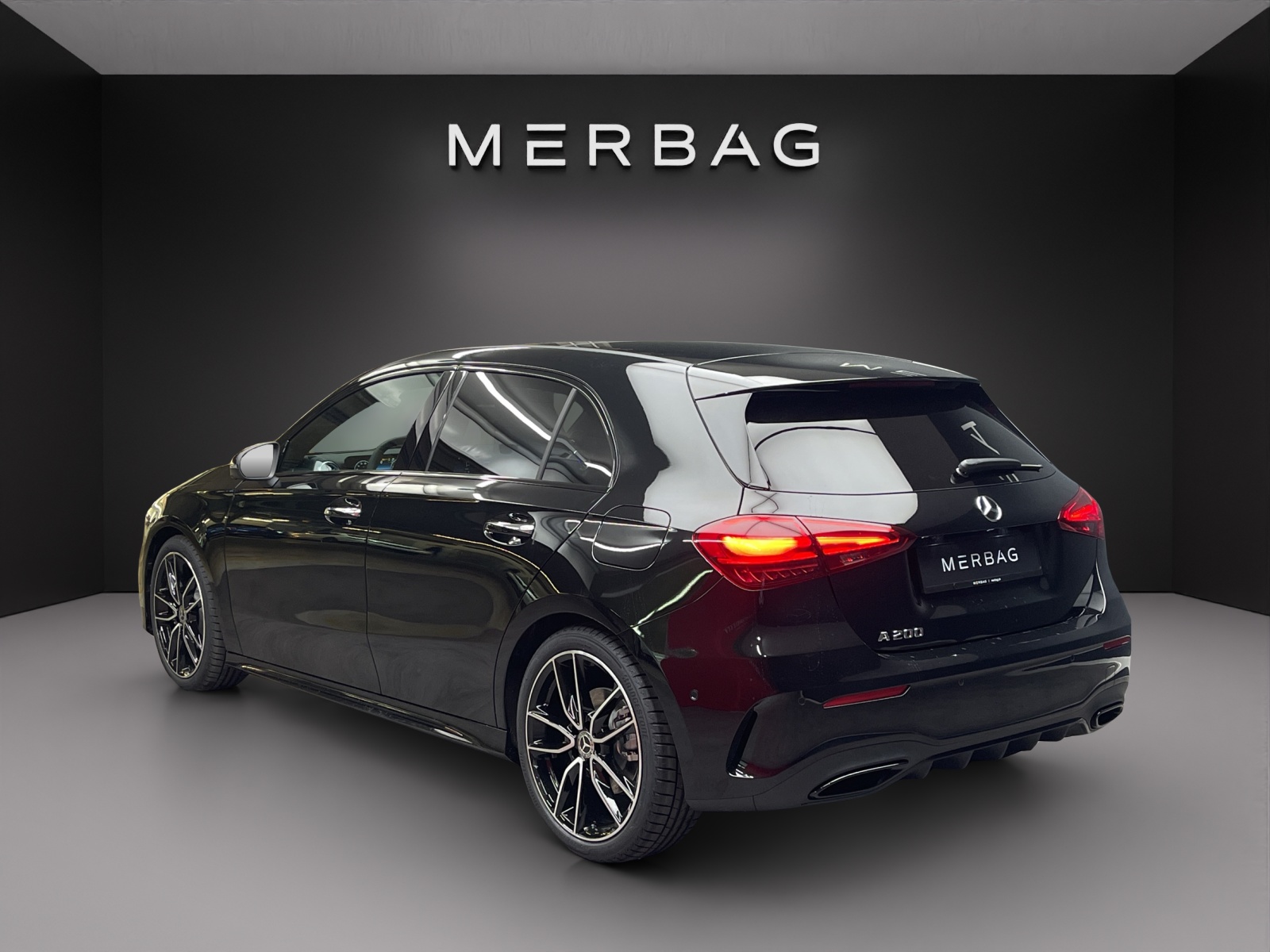 MERCEDES-BENZ A 200 Kompaktlimousine Night Star - 4