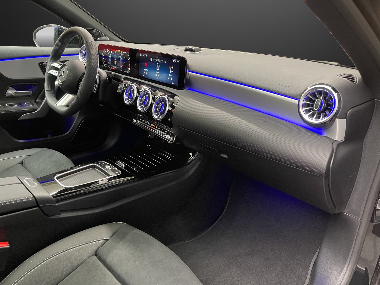 MERCEDES-BENZ A 200 Kompaktlimousine Night Star - 8