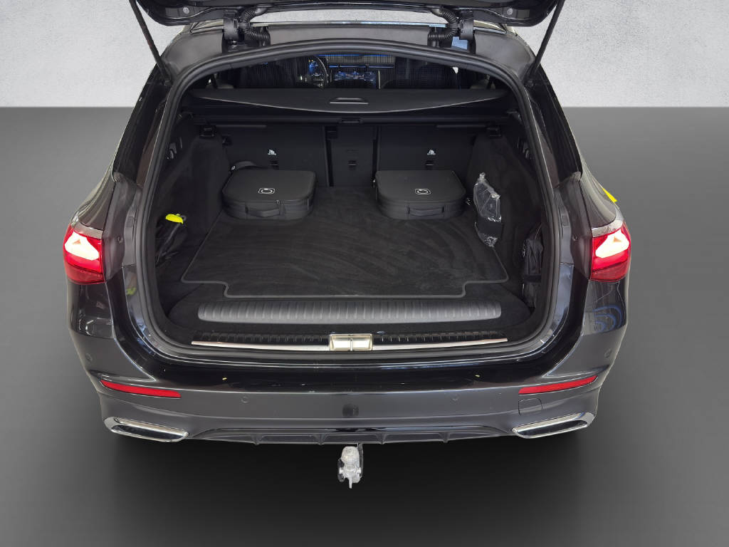 MERCEDES-BENZ E 300 de AMG Line 4Matic T-Modell - 8