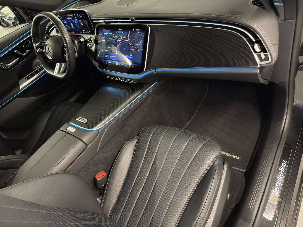 MERCEDES-BENZ E 300 de AMG Line 4Matic T-Modell - 11