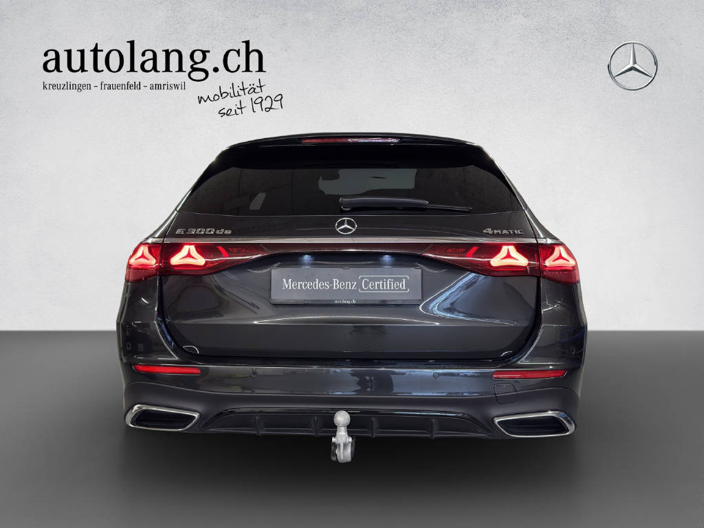 MERCEDES-BENZ E 300 de AMG Line 4Matic T-Modell - 16