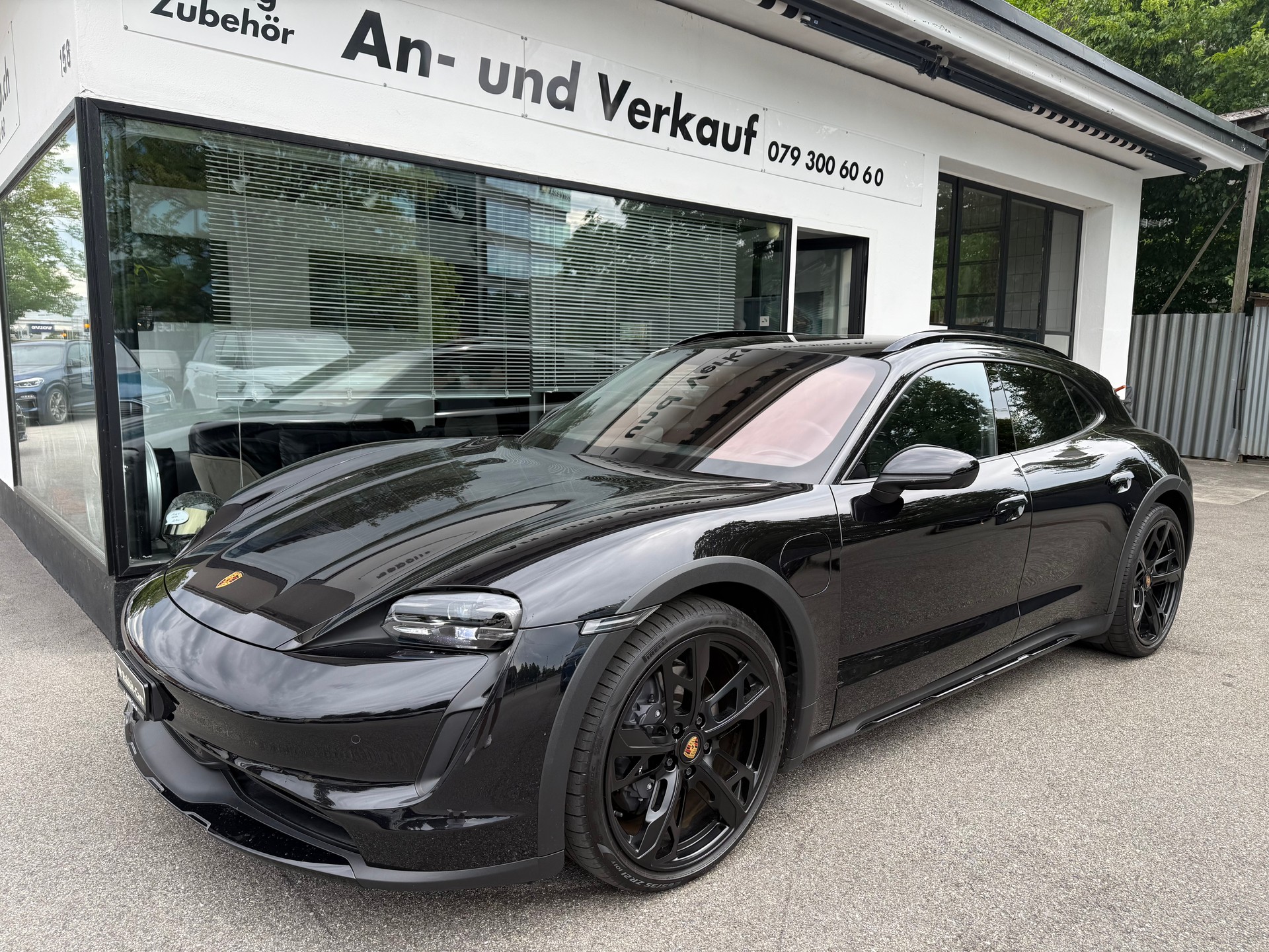 Porsche Taycan 4 Cross Turismo