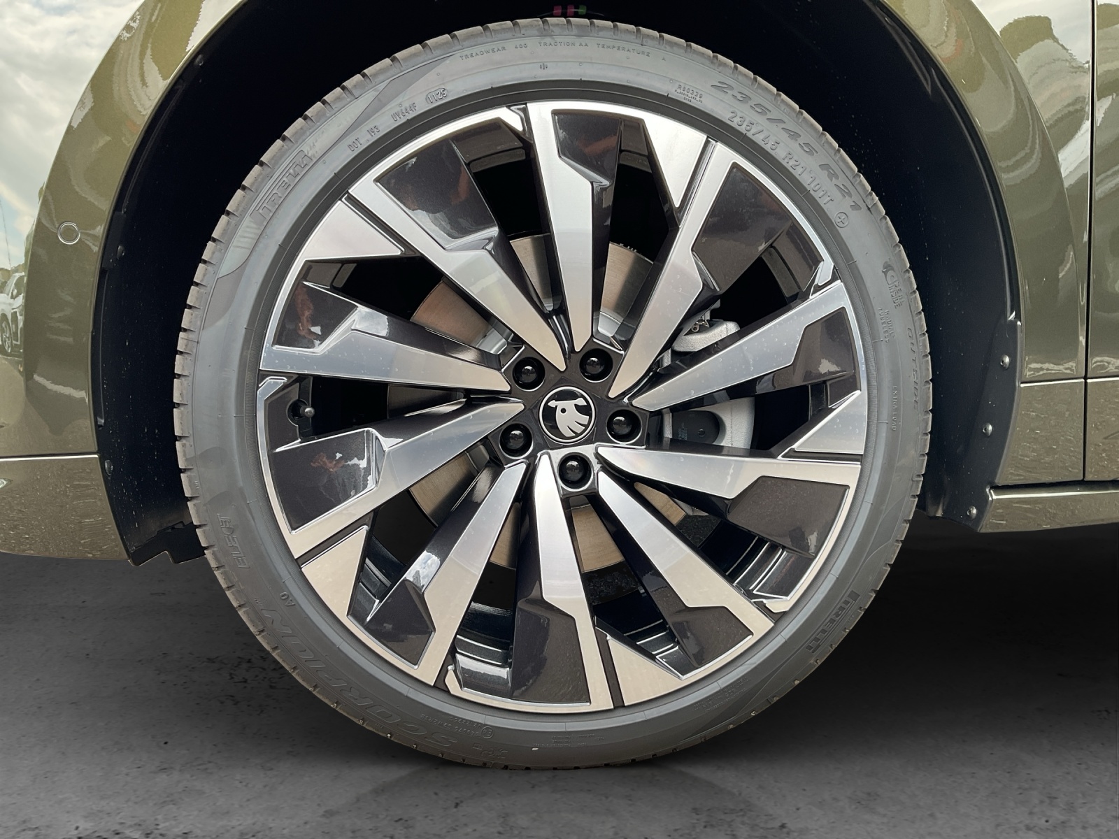 SKODA Enyaq 85x Sportline 4x4 - 13