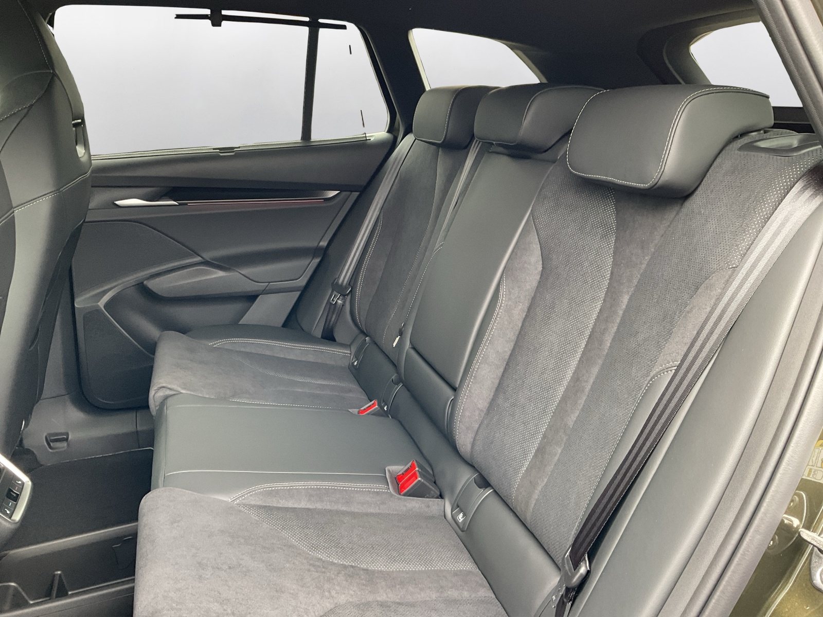 SKODA Enyaq 85x Sportline 4x4 - 11