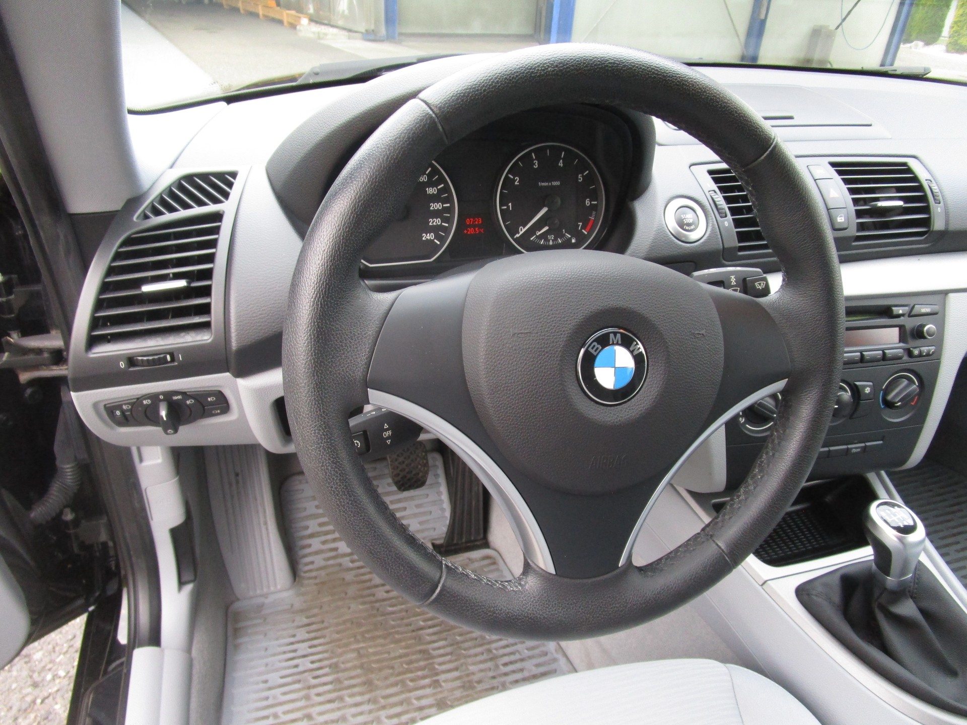 BMW 116i Dynamic Edition - 10