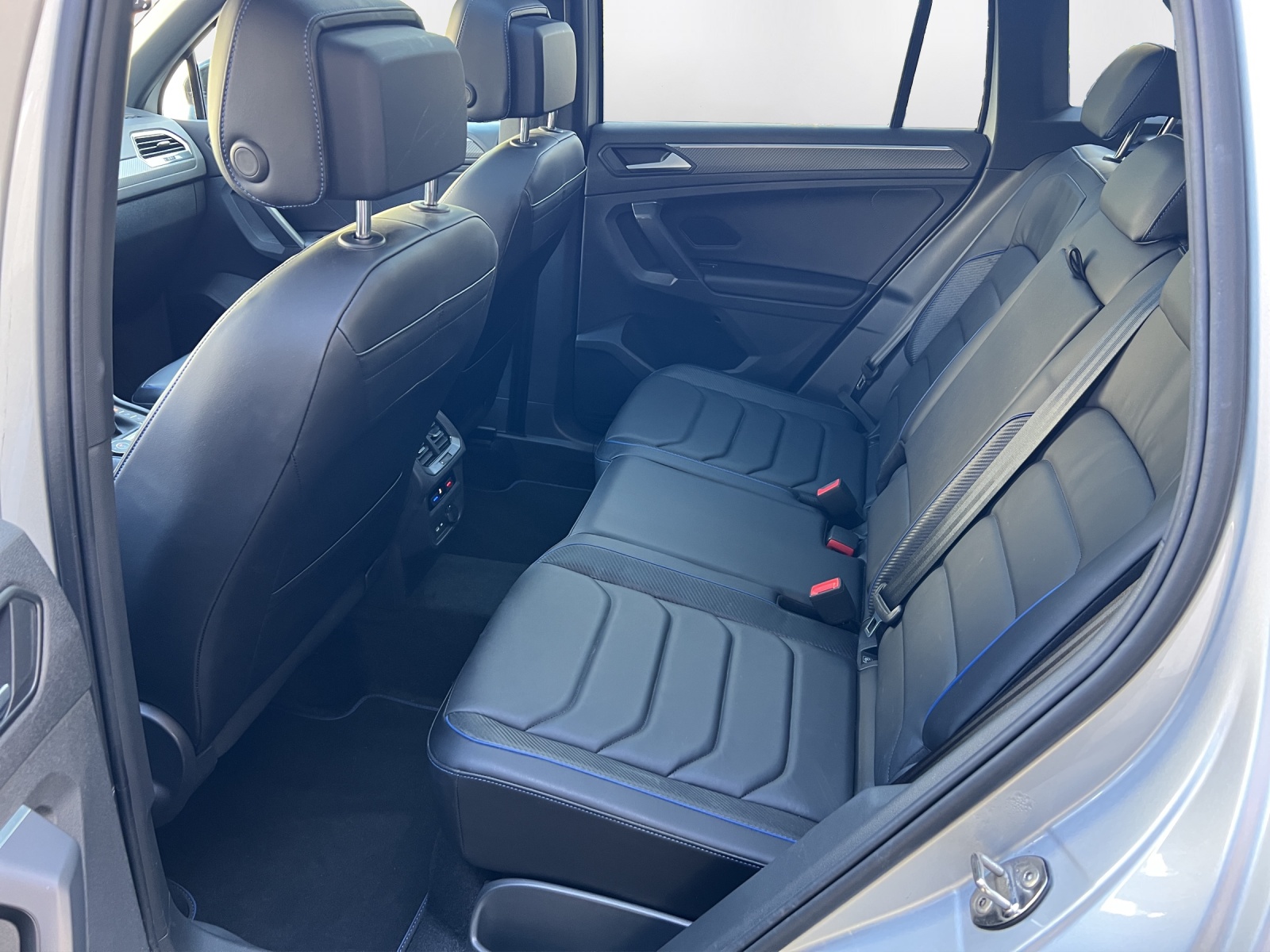 VW Tiguan 2.0TSI R 4Motion DSG - 11