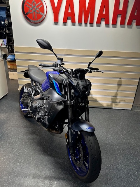YAMAHA MT-09 - 6