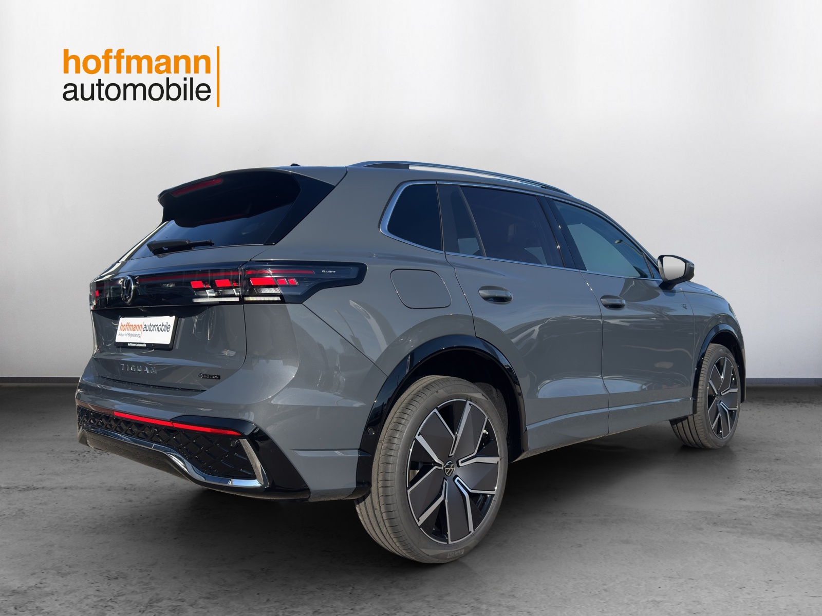 VW Tiguan 2.0 TSI DSG R-Line United 4Motion - 4