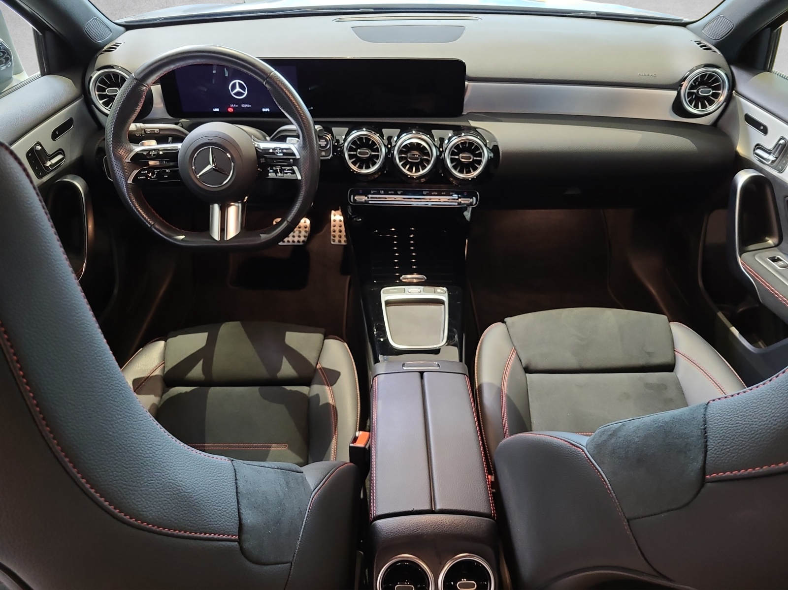 MERCEDES-BENZ A 250 4Matic AMG Line 7G-DCT - 12