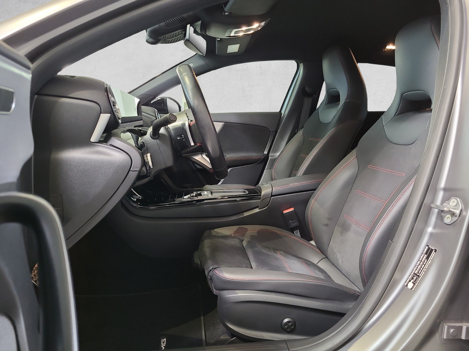 MERCEDES-BENZ A 250 4Matic AMG Line 7G-DCT - 8