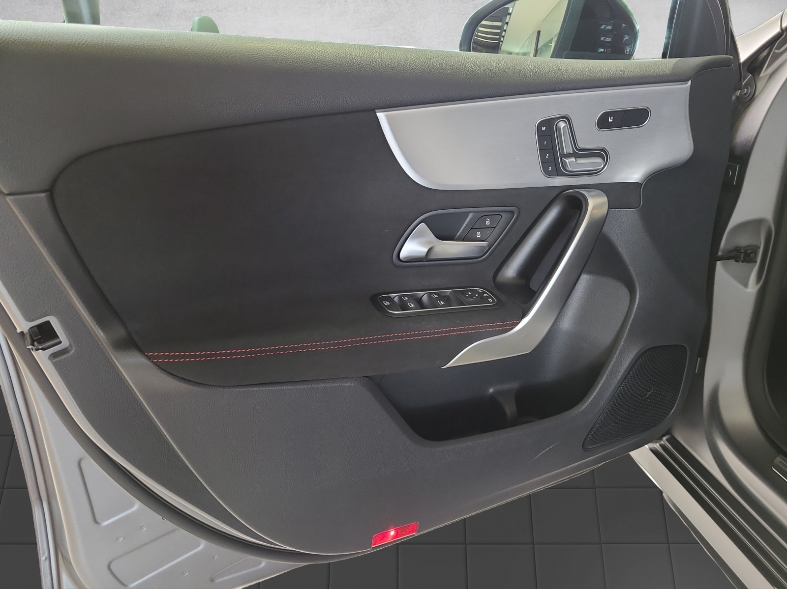 MERCEDES-BENZ A 250 4Matic AMG Line 7G-DCT - 9
