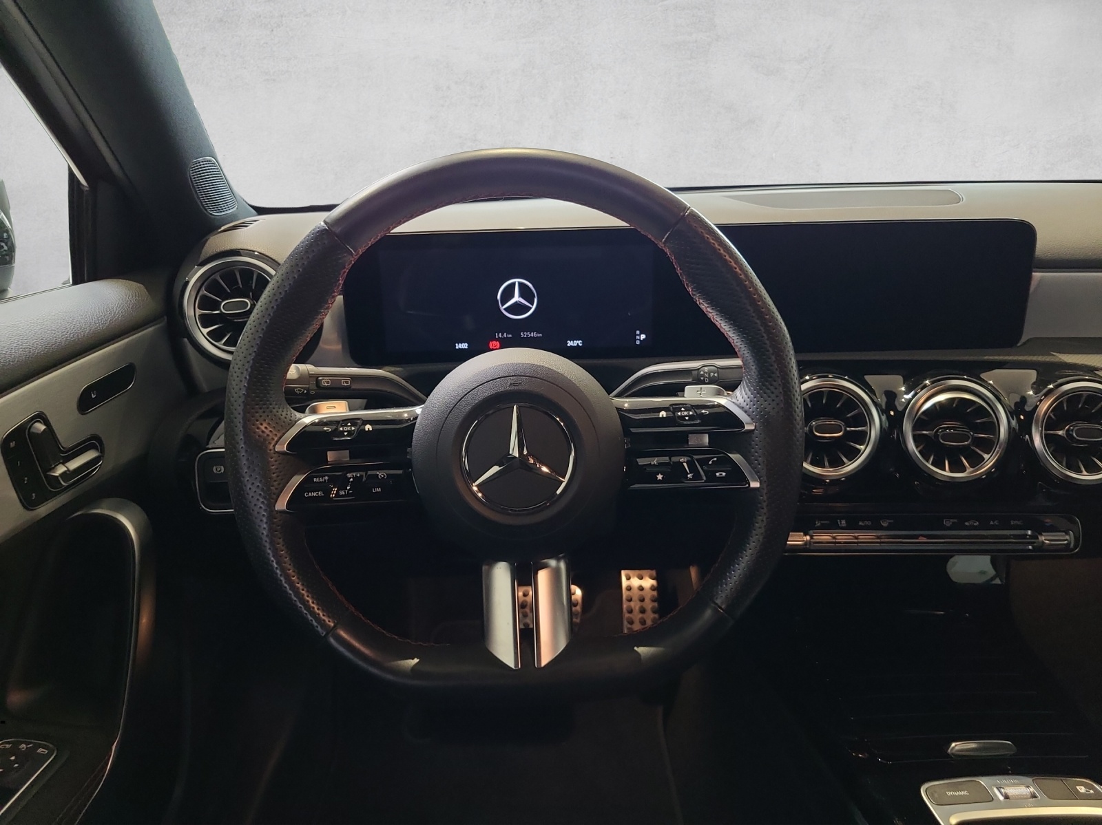 MERCEDES-BENZ A 250 4Matic AMG Line 7G-DCT - 13