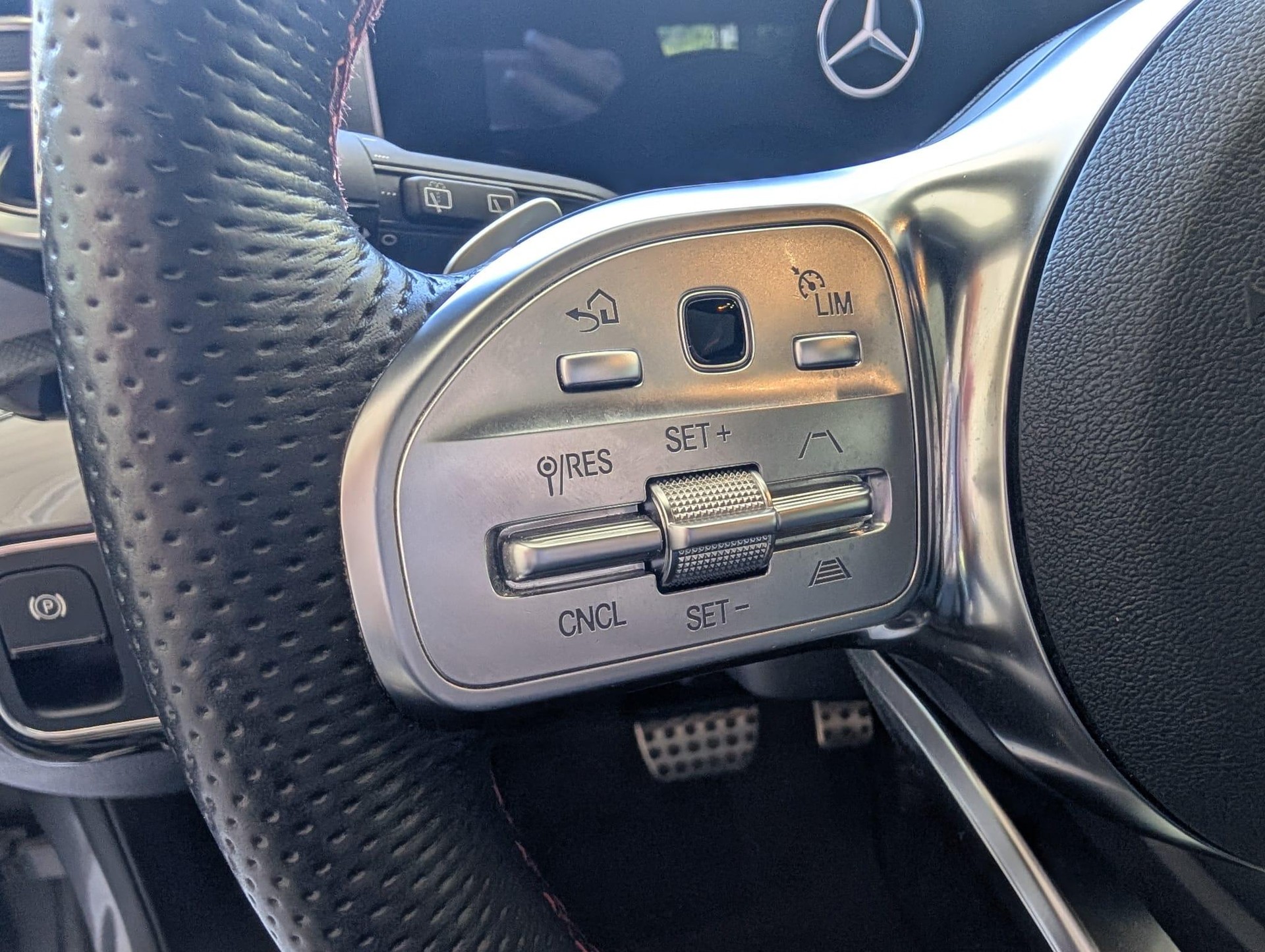 MERCEDES-BENZ A 250 AMG Line - 11