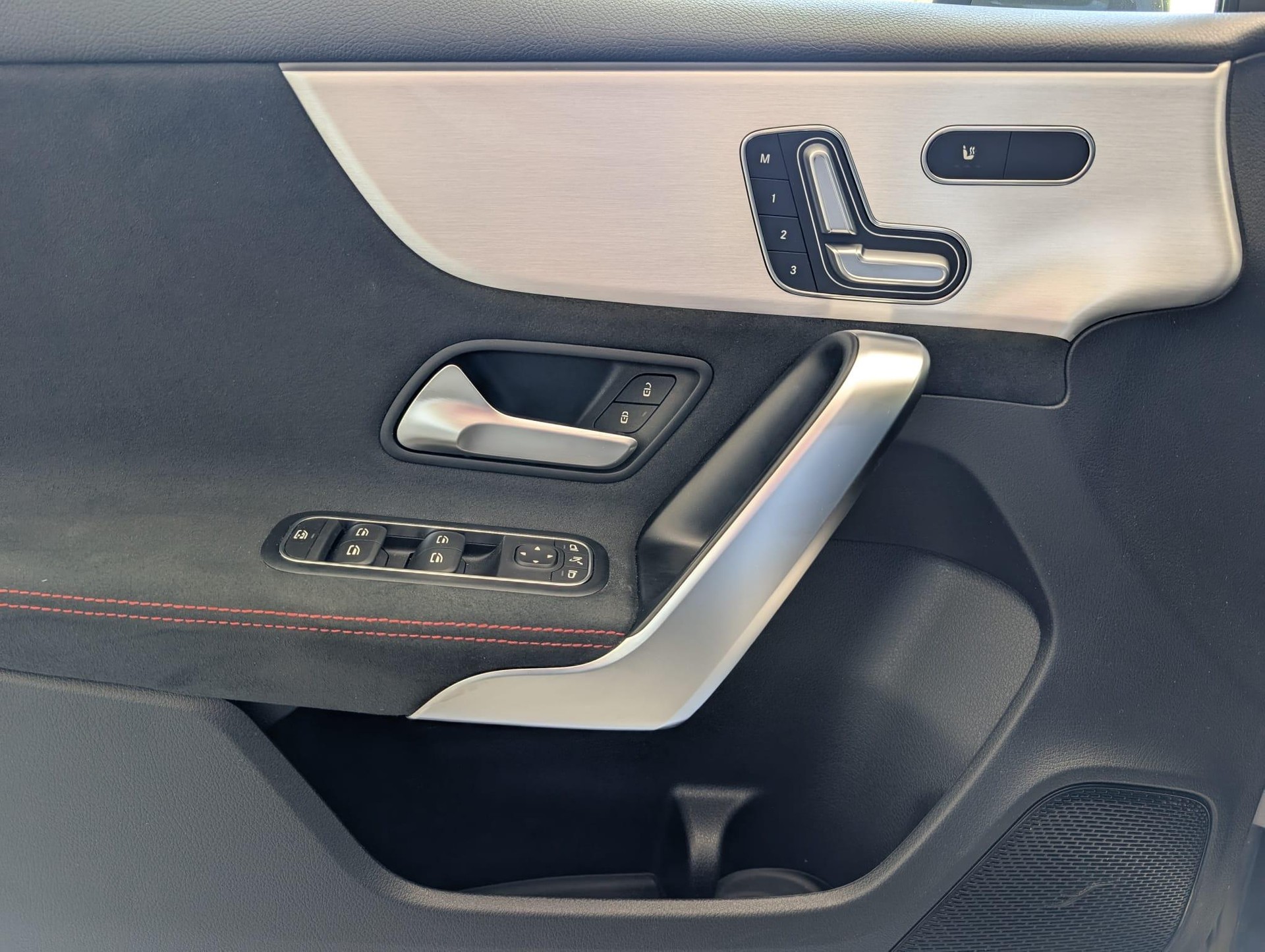 MERCEDES-BENZ A 250 AMG Line - 9