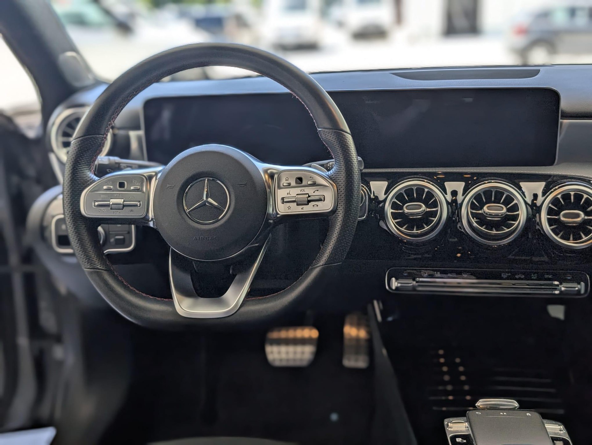MERCEDES-BENZ A 250 AMG Line - 8