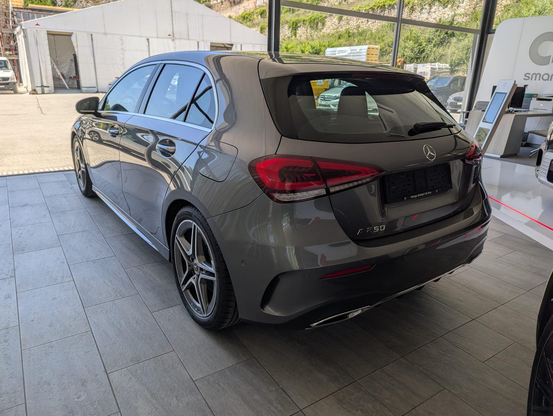 MERCEDES-BENZ A 250 AMG Line - 3
