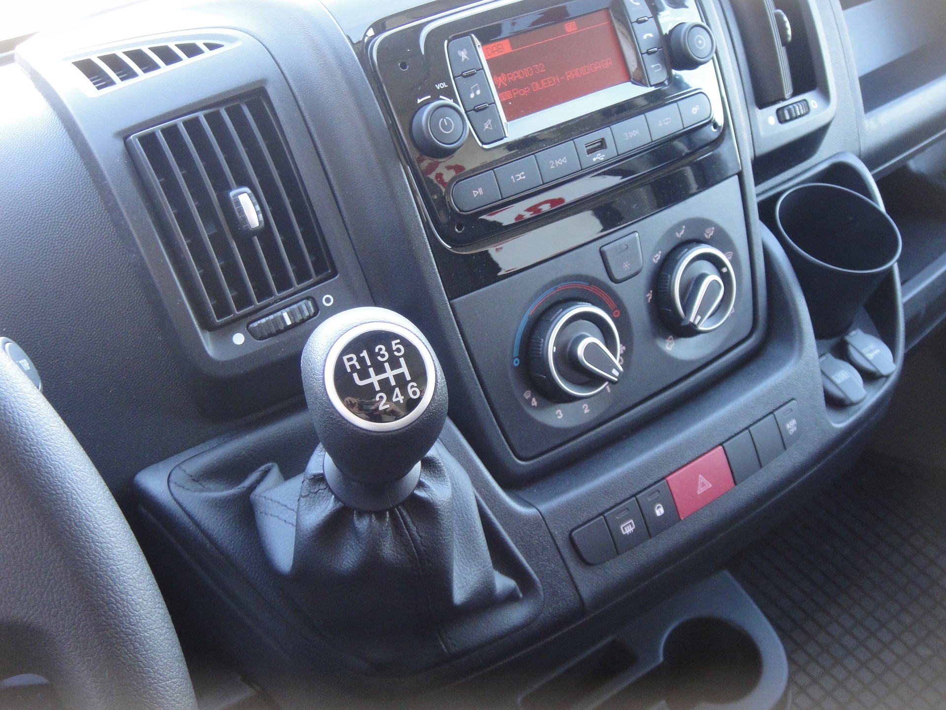 CITROEN Jumper 35 2.2 BlueHDi 140 L3H2 - 9