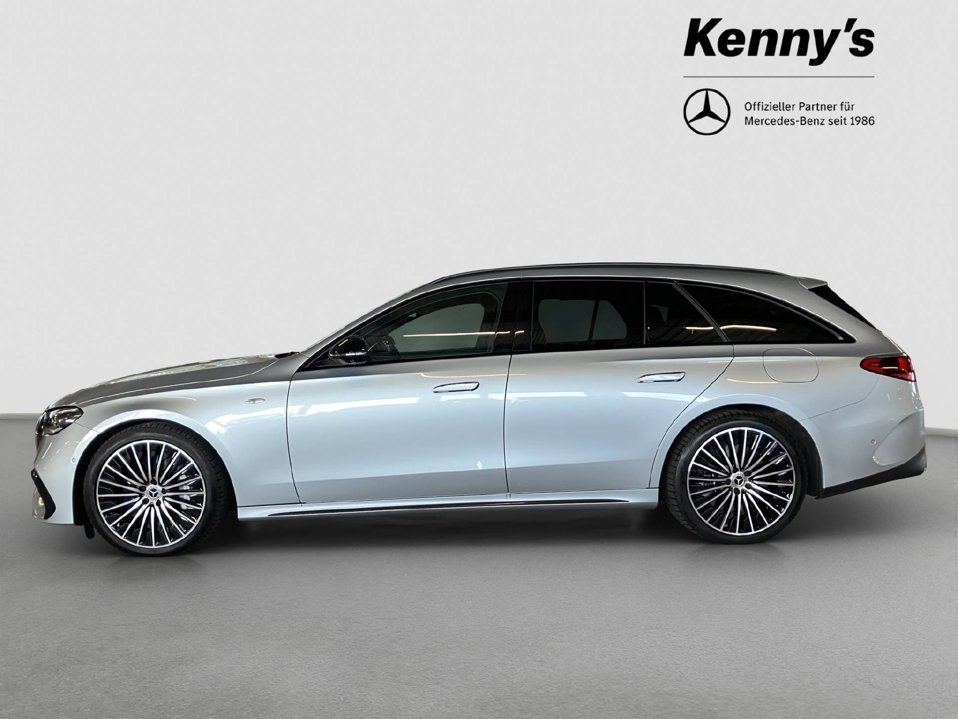 MERCEDES-BENZ E 300 de AMG Line 4matic Kombi - 3