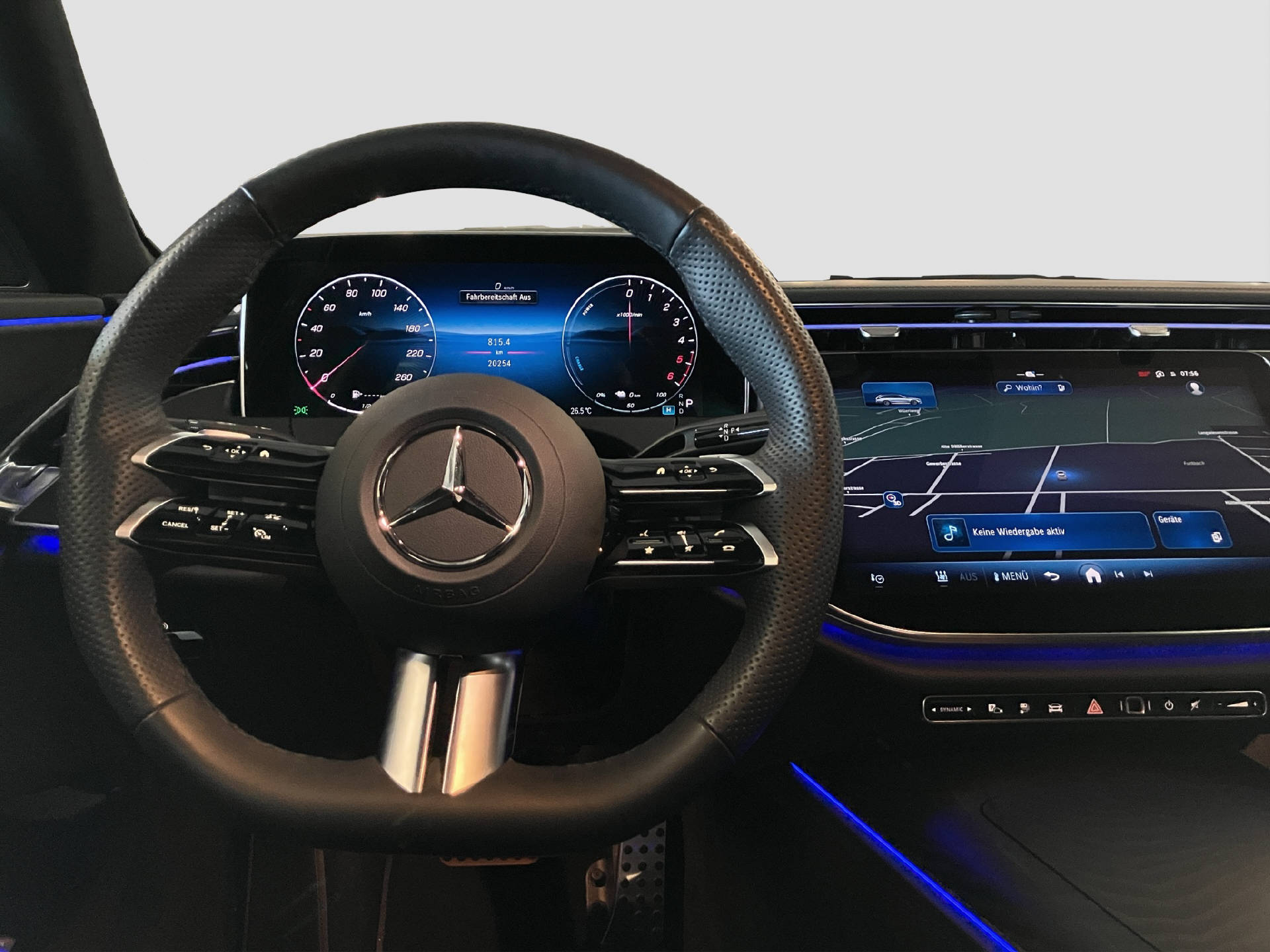 MERCEDES-BENZ E 300 de AMG Line 4matic Kombi - 9