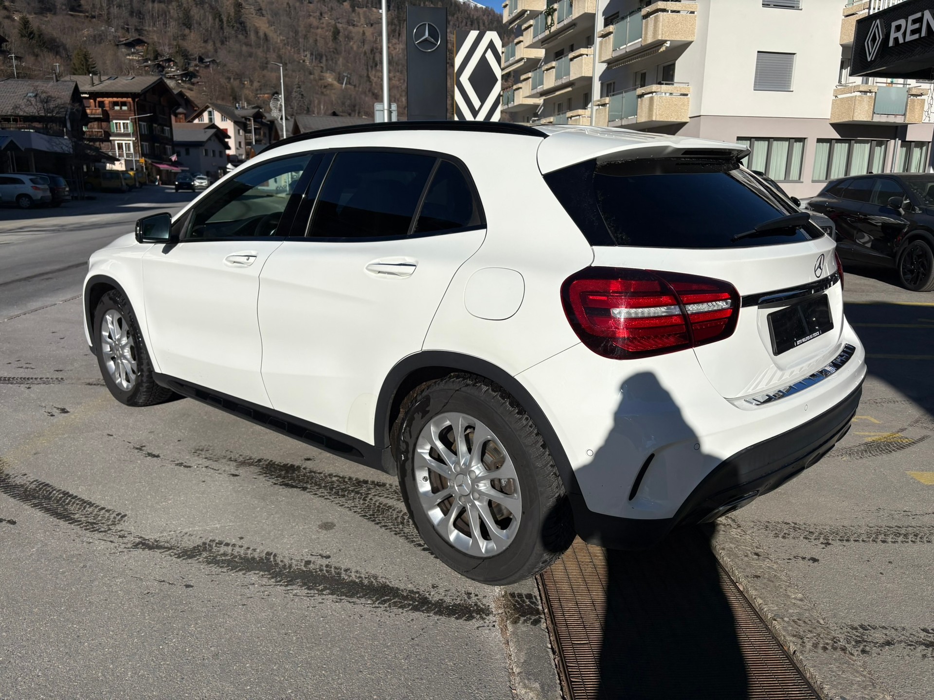 MERCEDES-BENZ GLA 220 AMG Line 4Matic - 5