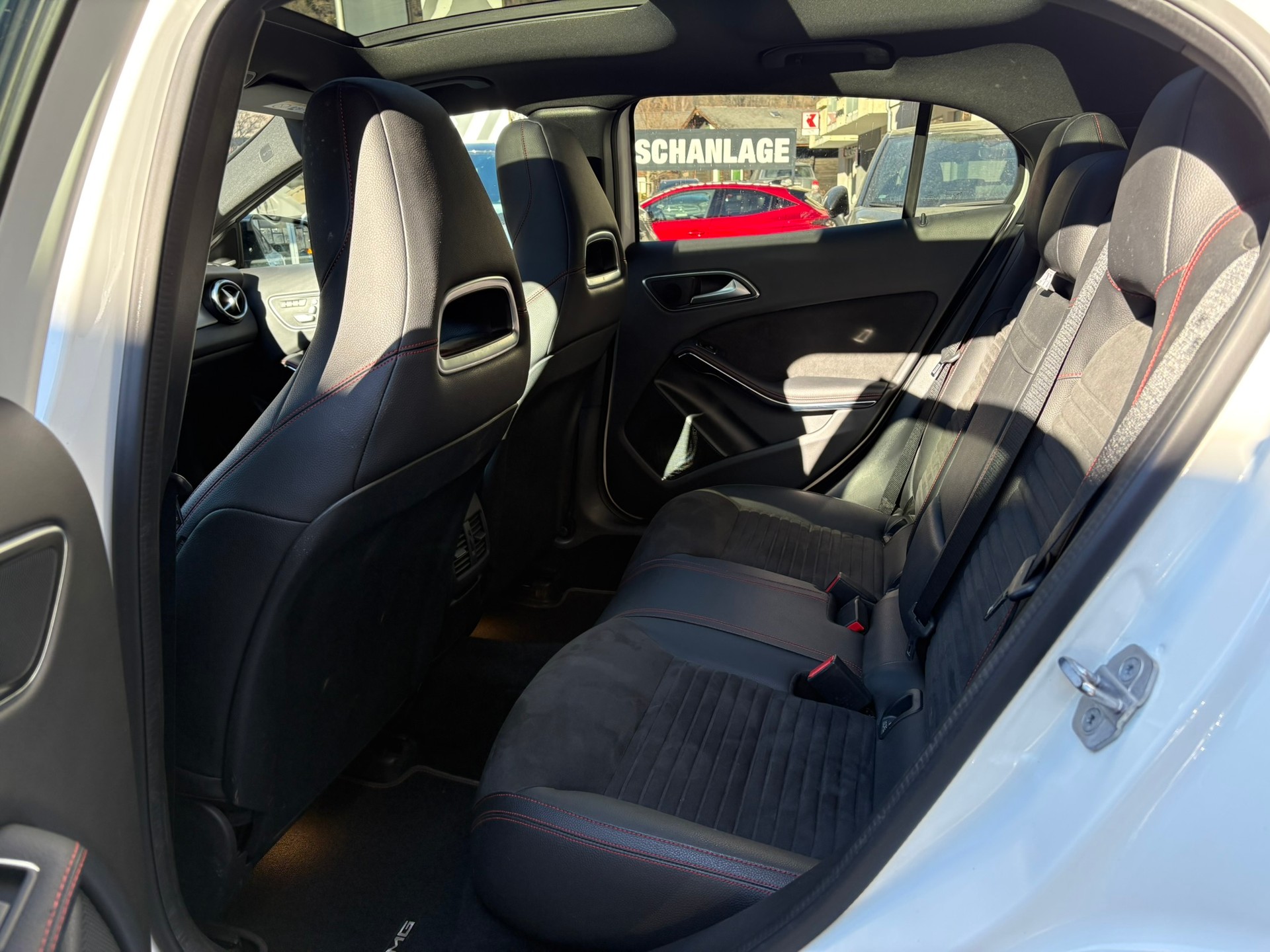 MERCEDES-BENZ GLA 220 AMG Line 4Matic - 10