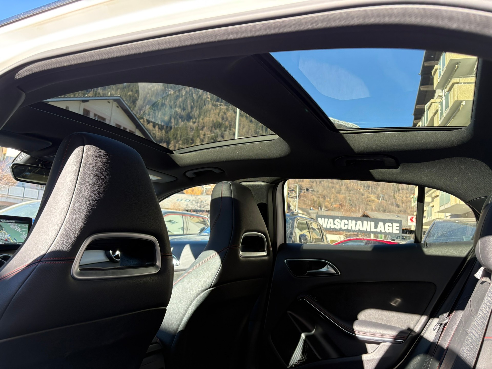 MERCEDES-BENZ GLA 220 AMG Line 4Matic - 13