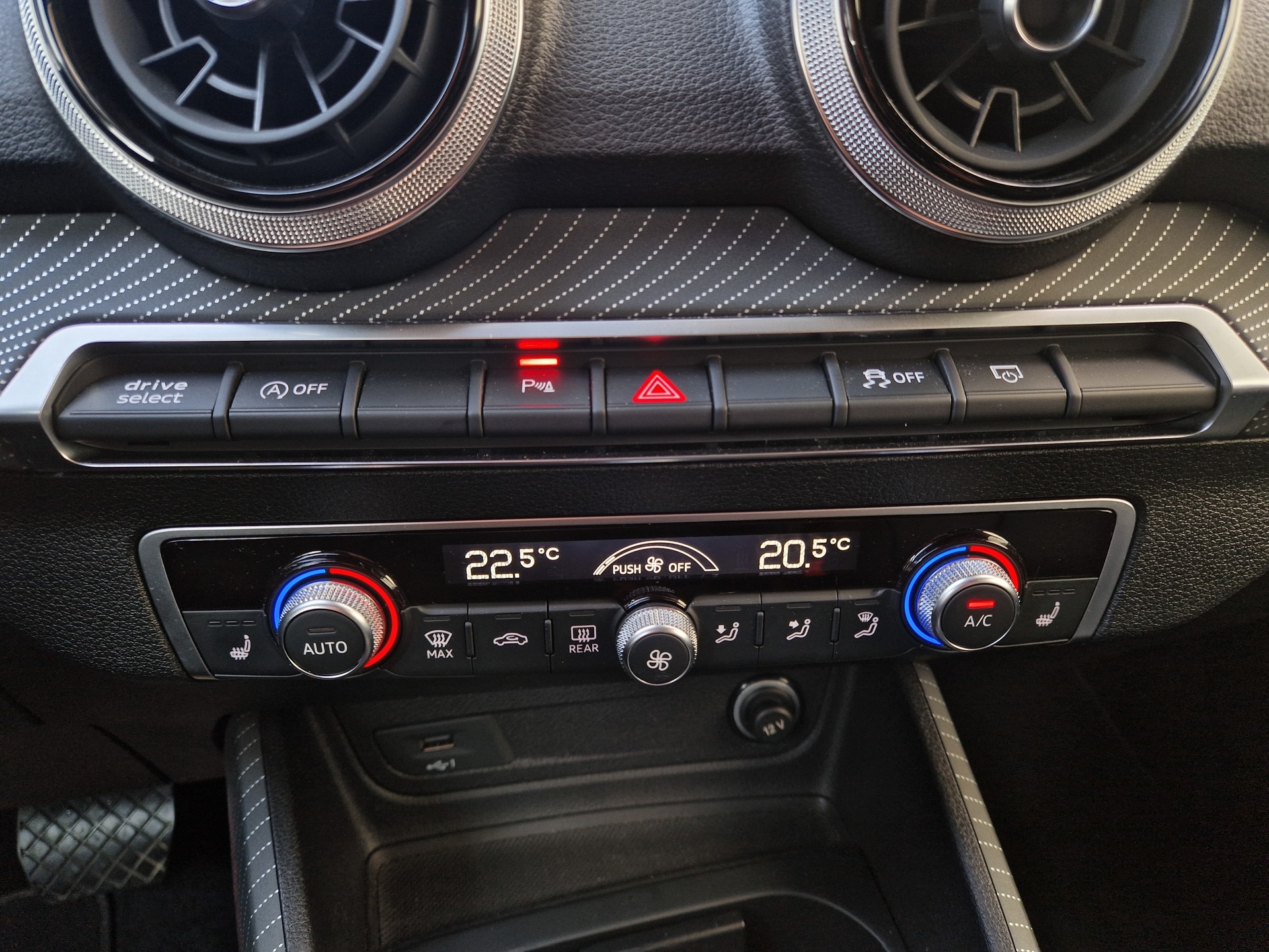 AUDI Q2 35 TFSI advanced S-tronic - 12