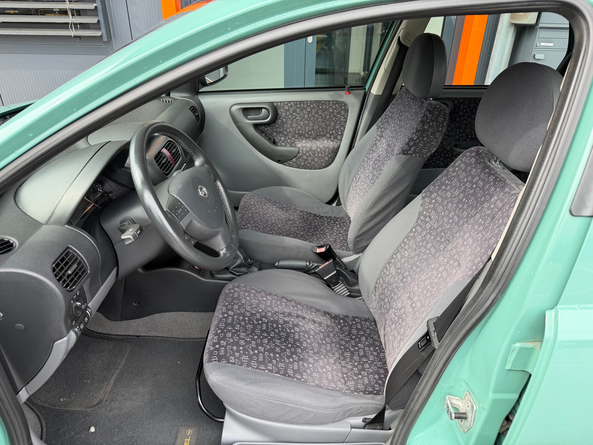 OPEL Corsa 1.4 16V Comfort - 10