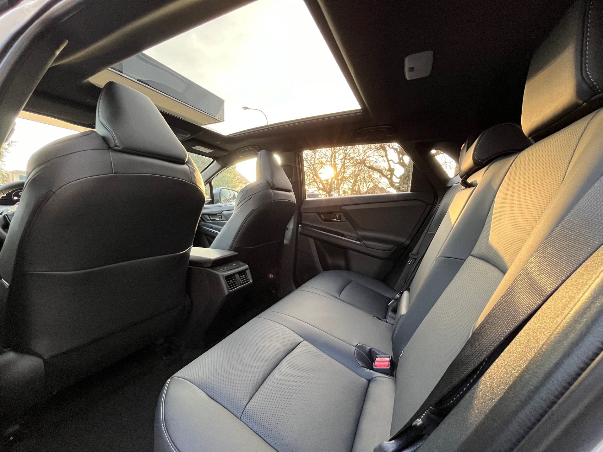 TOYOTA bZ4X Premium AWD Facelift (2026) - 10