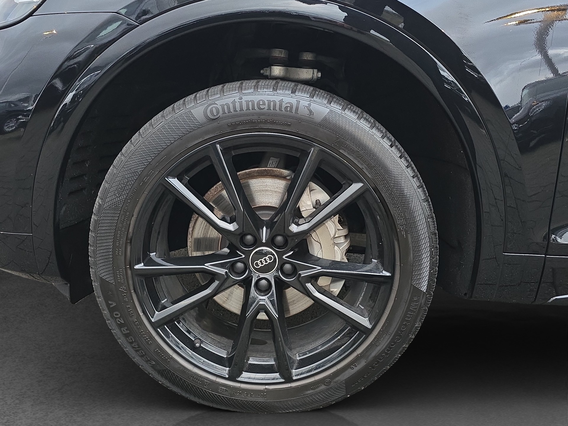 AUDI Q5 40 TDI Black Edition quattro S-tronic - 11