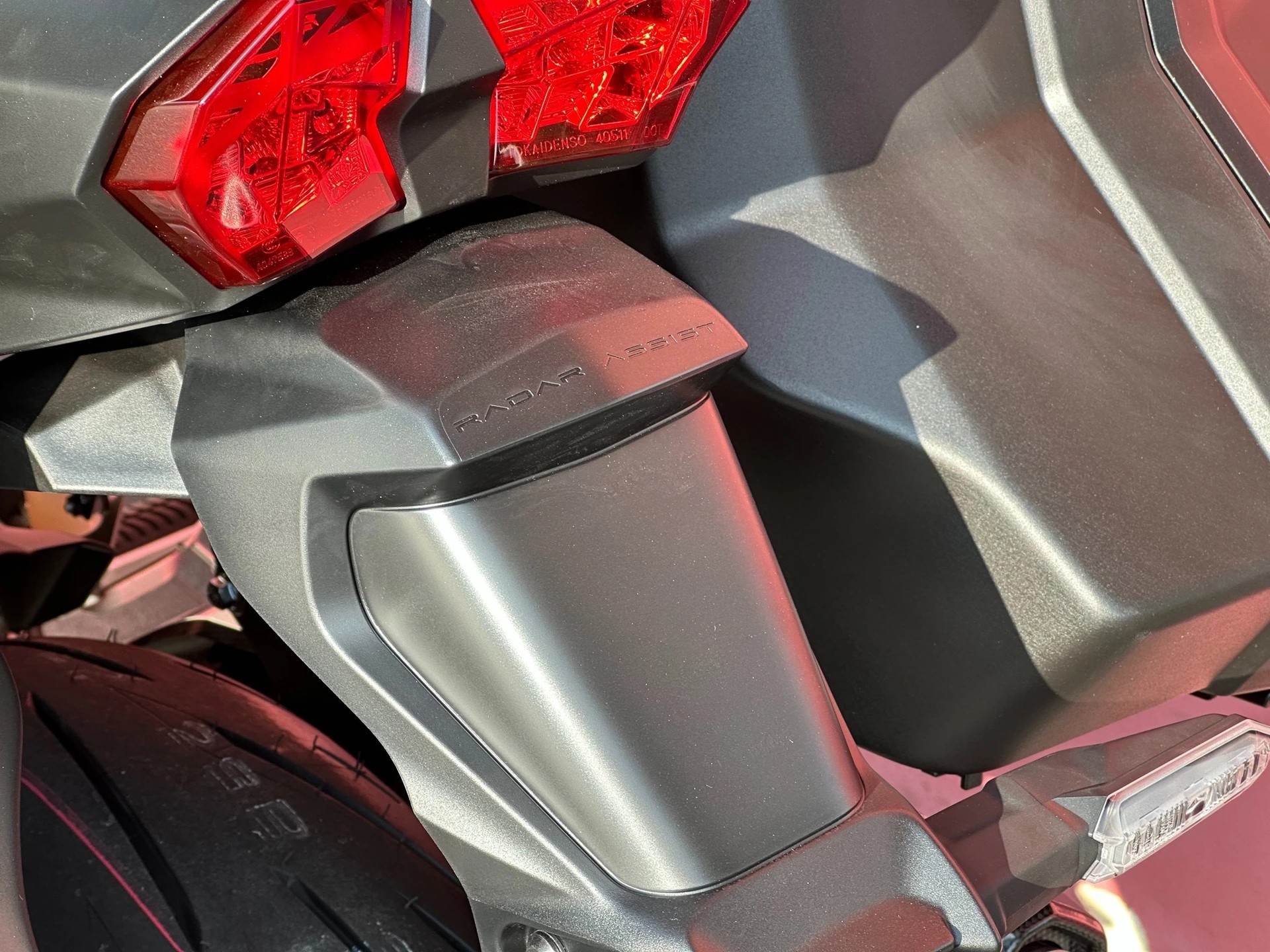 KAWASAKI Ninja H2 SX SE Performance Tourer - 11