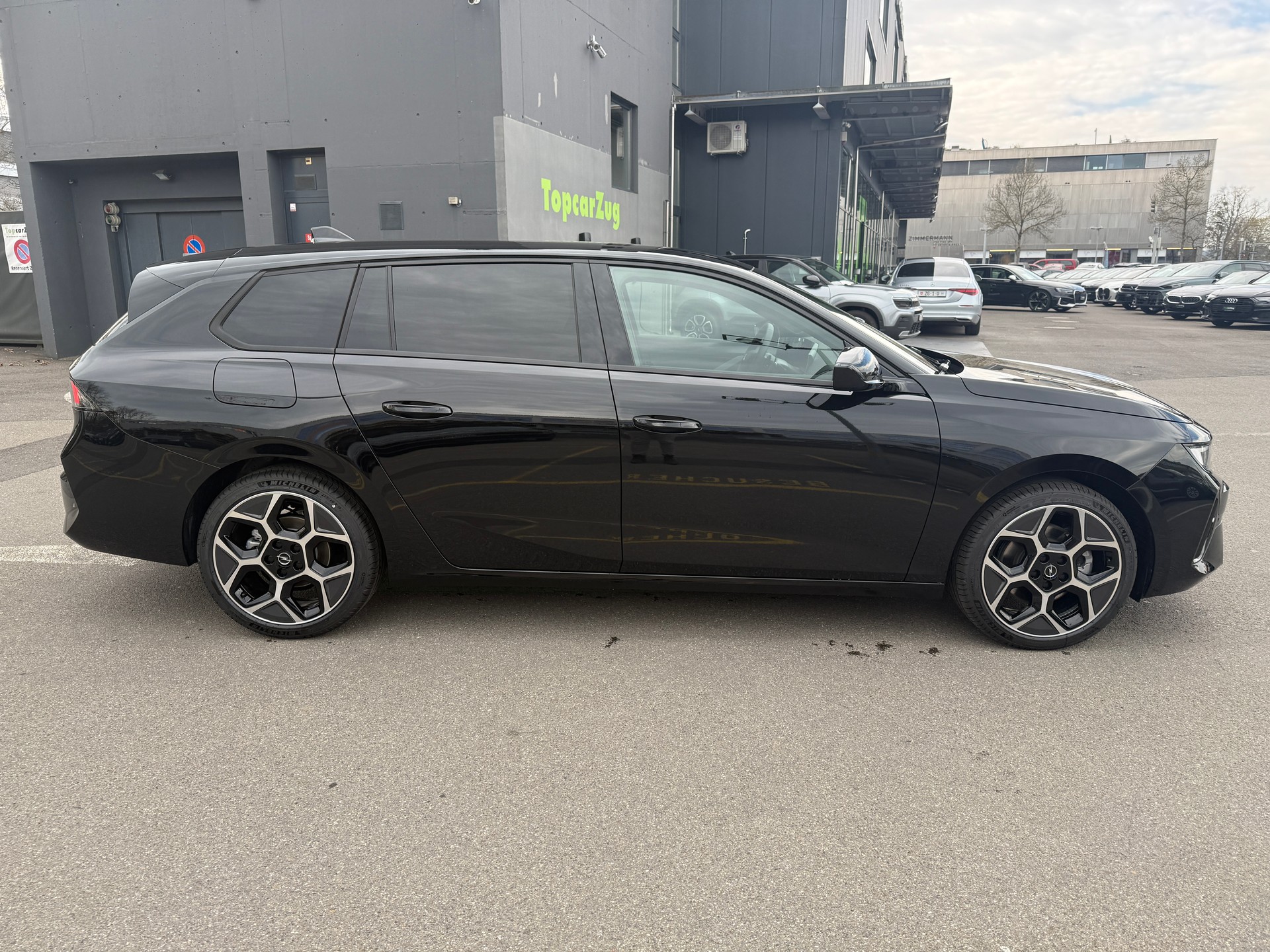 OPEL Astra Sports Tourer 1.2i Turbo GS A - 4