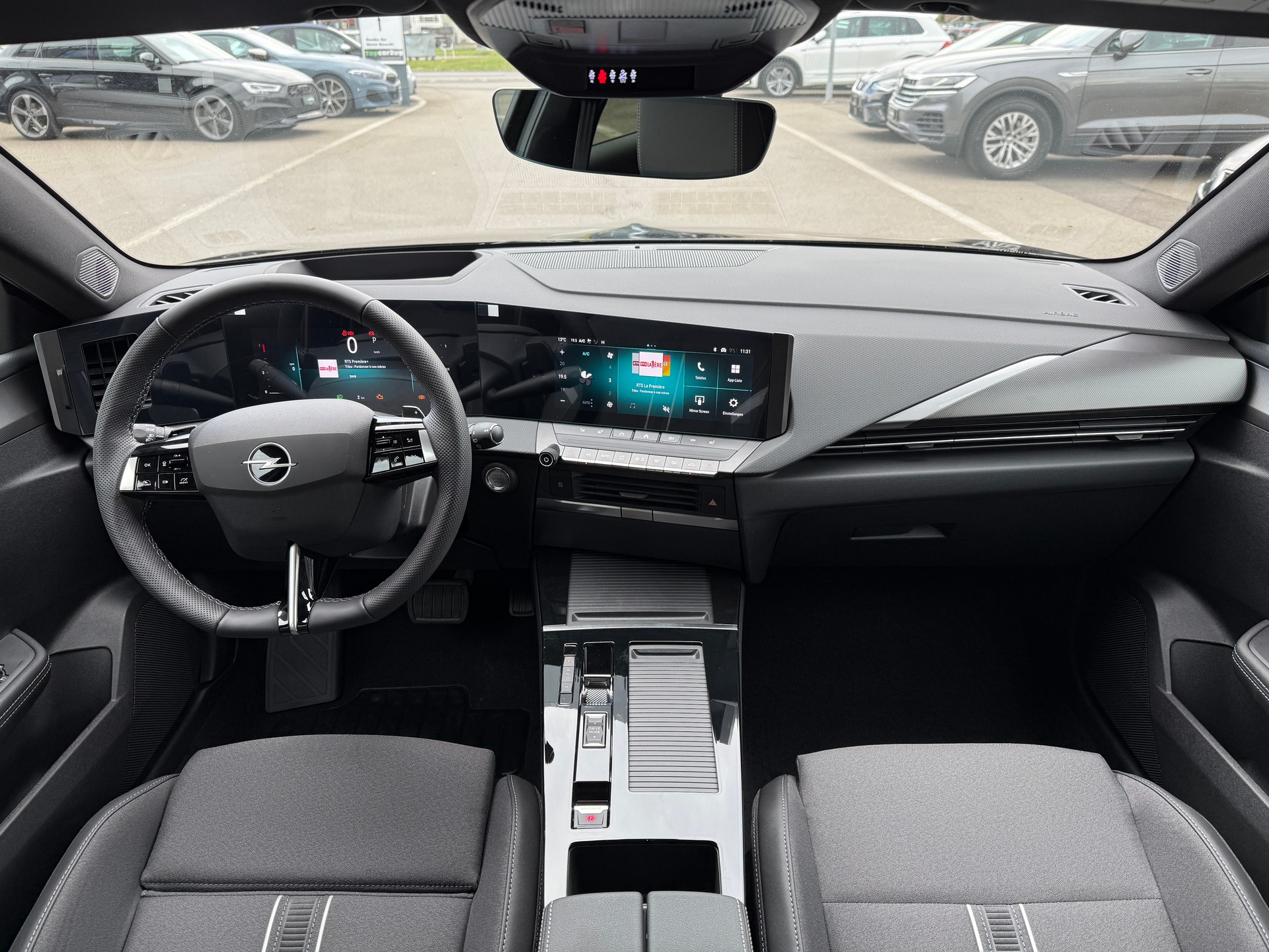 OPEL Astra Sports Tourer 1.2i Turbo GS A - 12