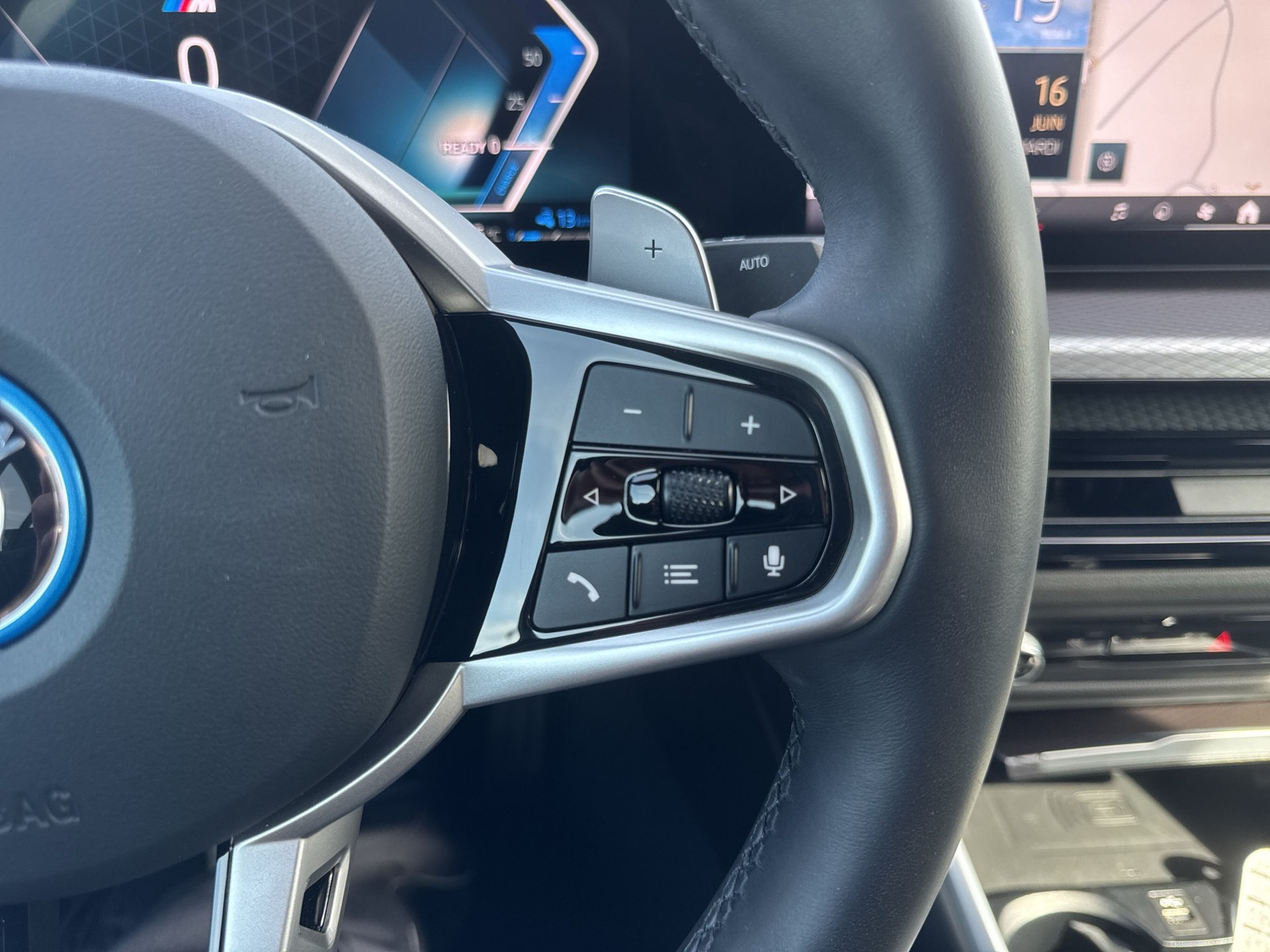 BMW 330e xDrive Steptronic M Sport - 16