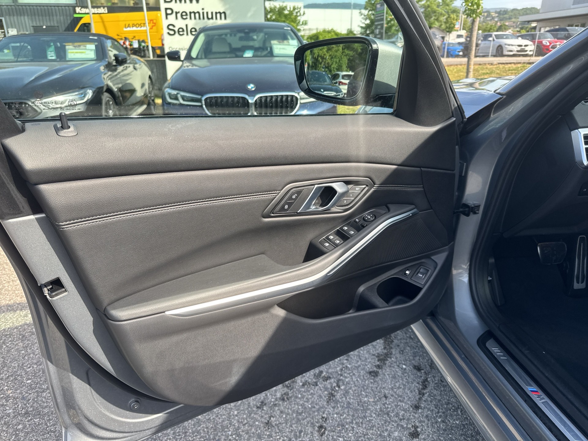 BMW 330e xDrive Steptronic M Sport - 17