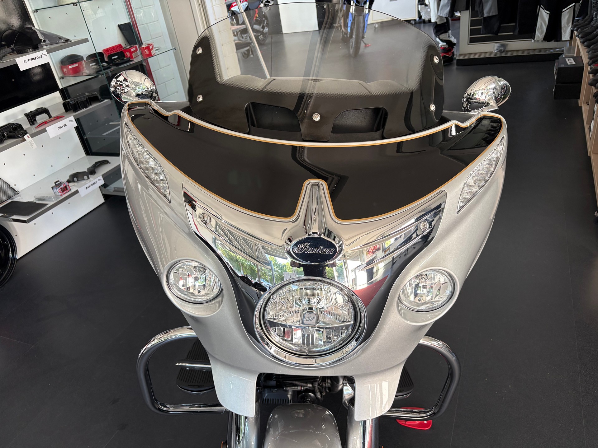 INDIAN Chieftain - 11
