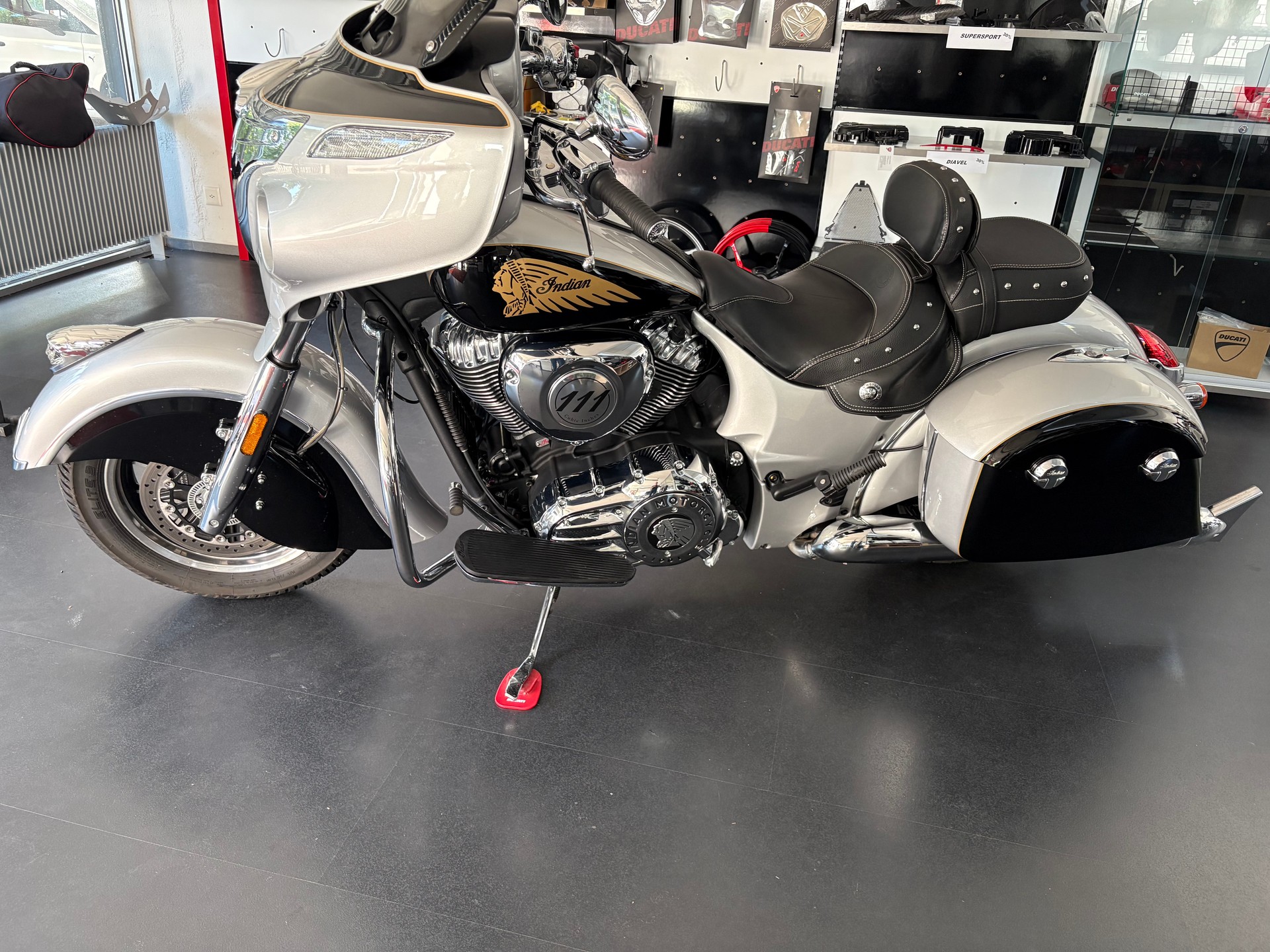 INDIAN Chieftain - 14