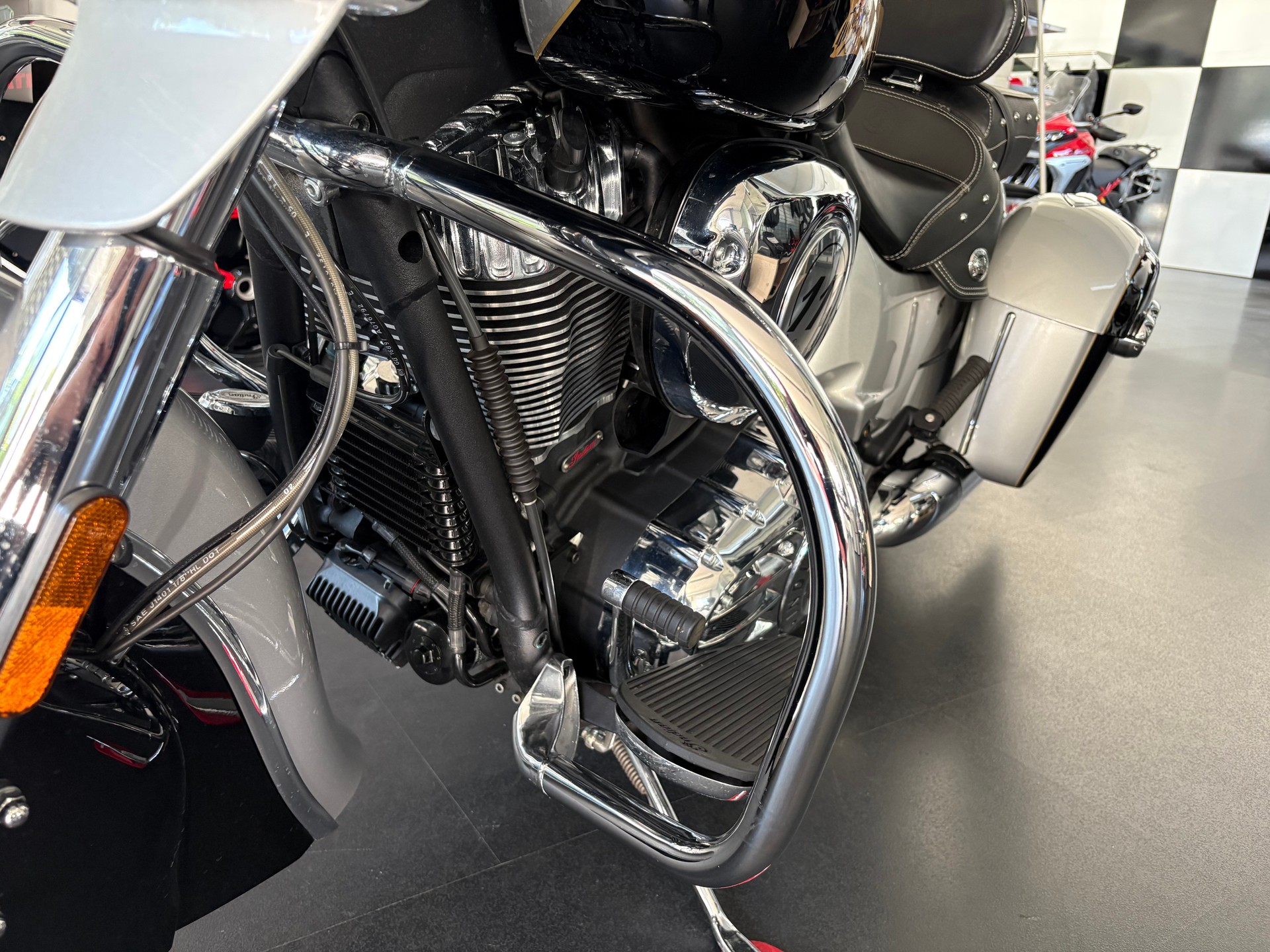 INDIAN Chieftain - 13