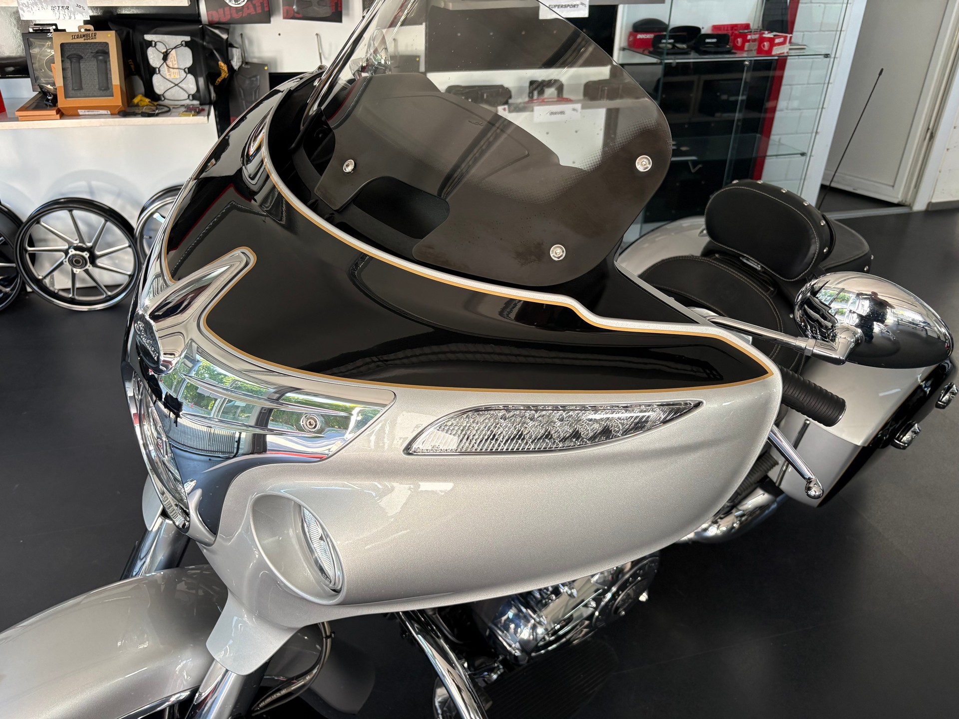 INDIAN Chieftain - 10