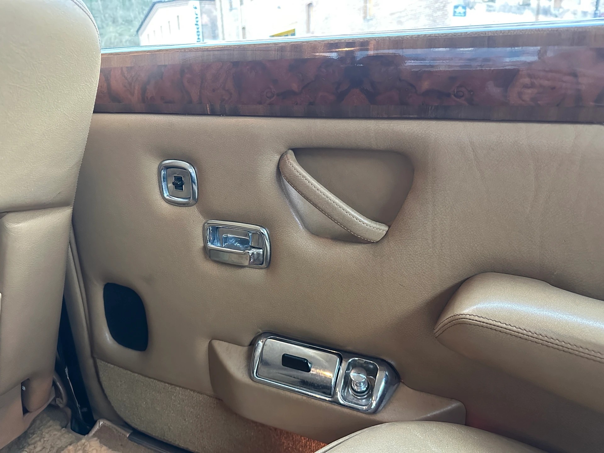 ROLLS-ROYCE Silver Wraith 22