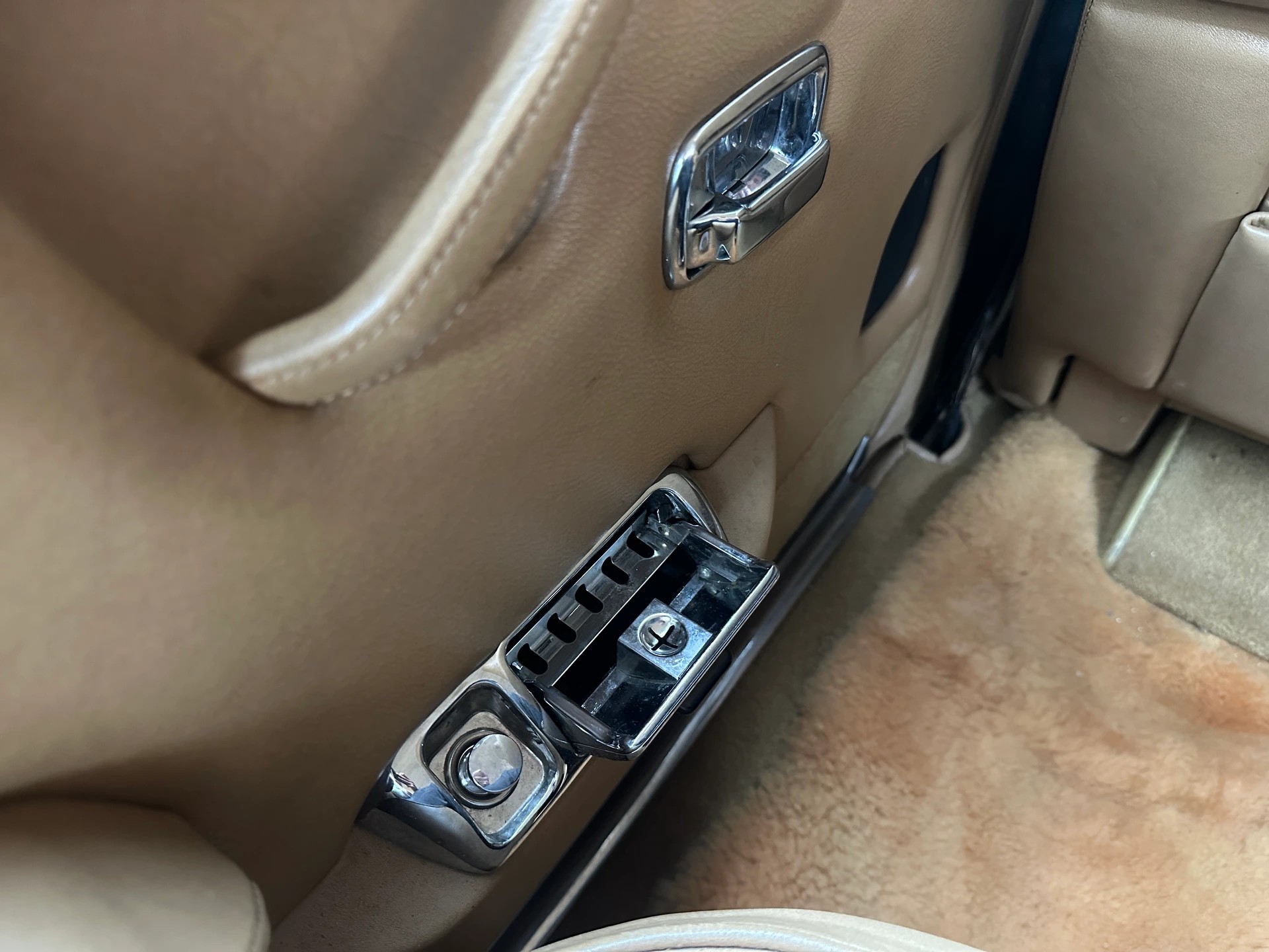 ROLLS-ROYCE Silver Wraith 18
