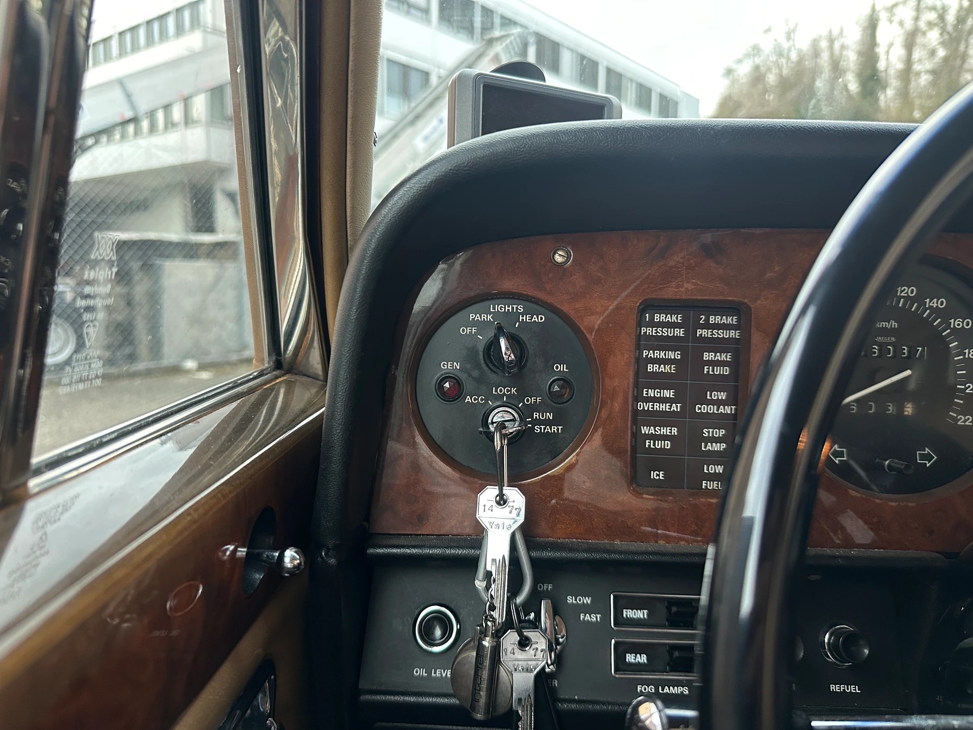 ROLLS-ROYCE Silver Wraith 14
