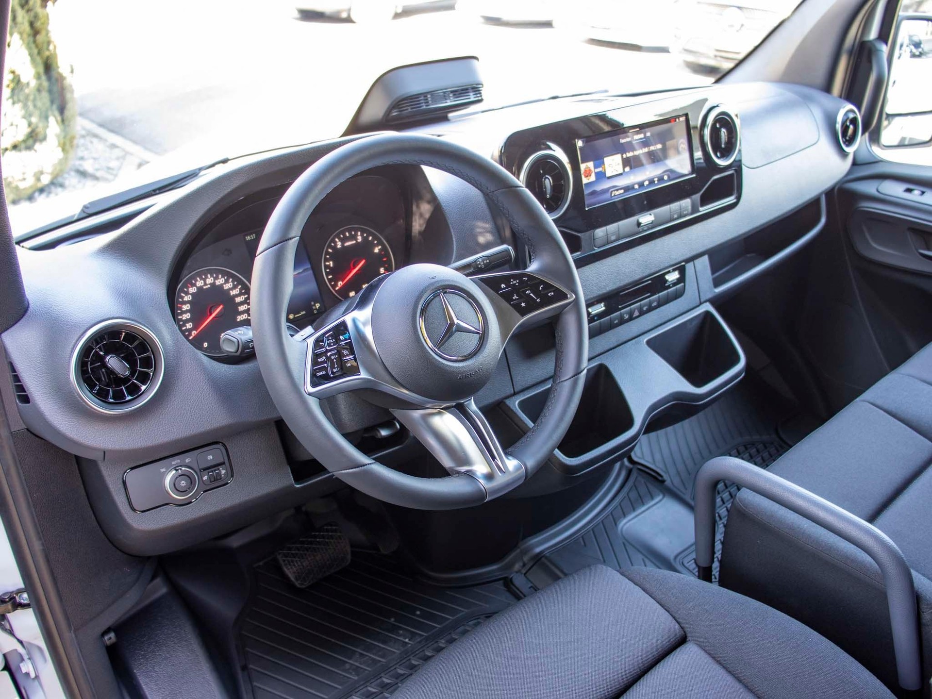 MERCEDES-BENZ Sprinter 319 CDI PRO Standard - 8