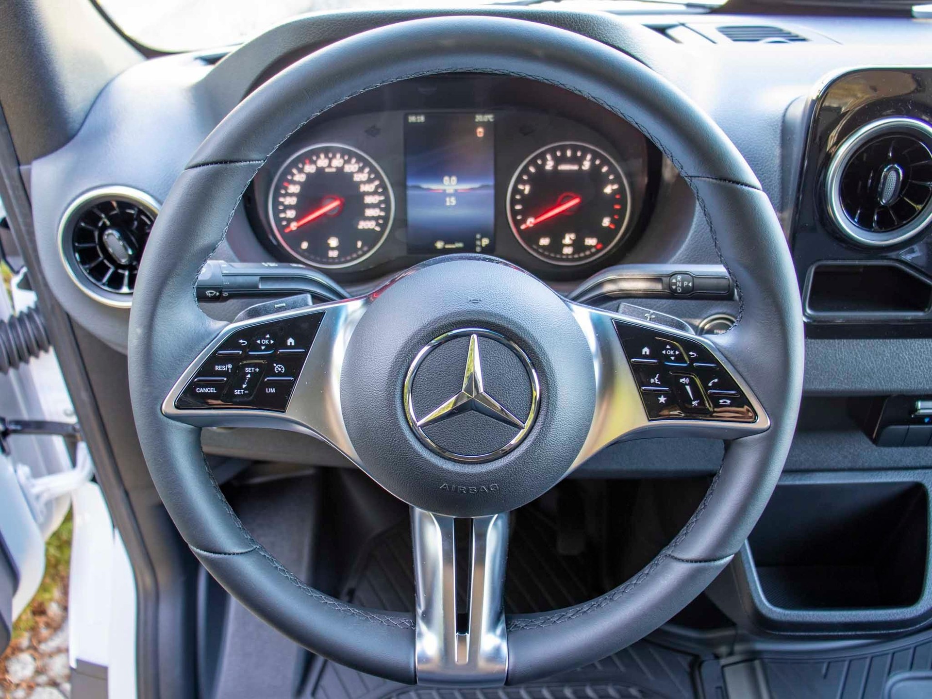 MERCEDES-BENZ Sprinter 319 CDI PRO Standard - 9