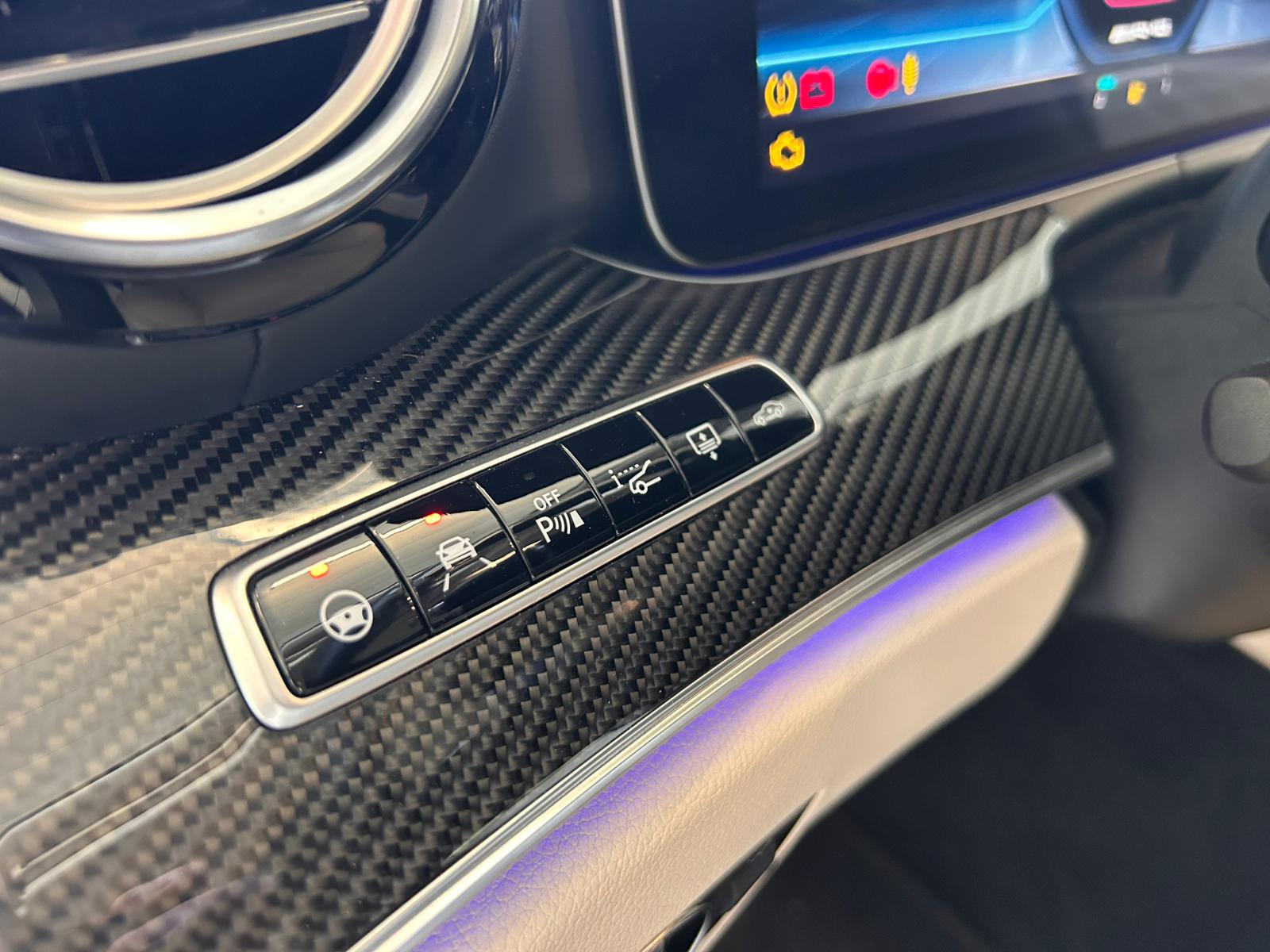 MERCEDES-BENZ E 63 AMG 4Matic - 25