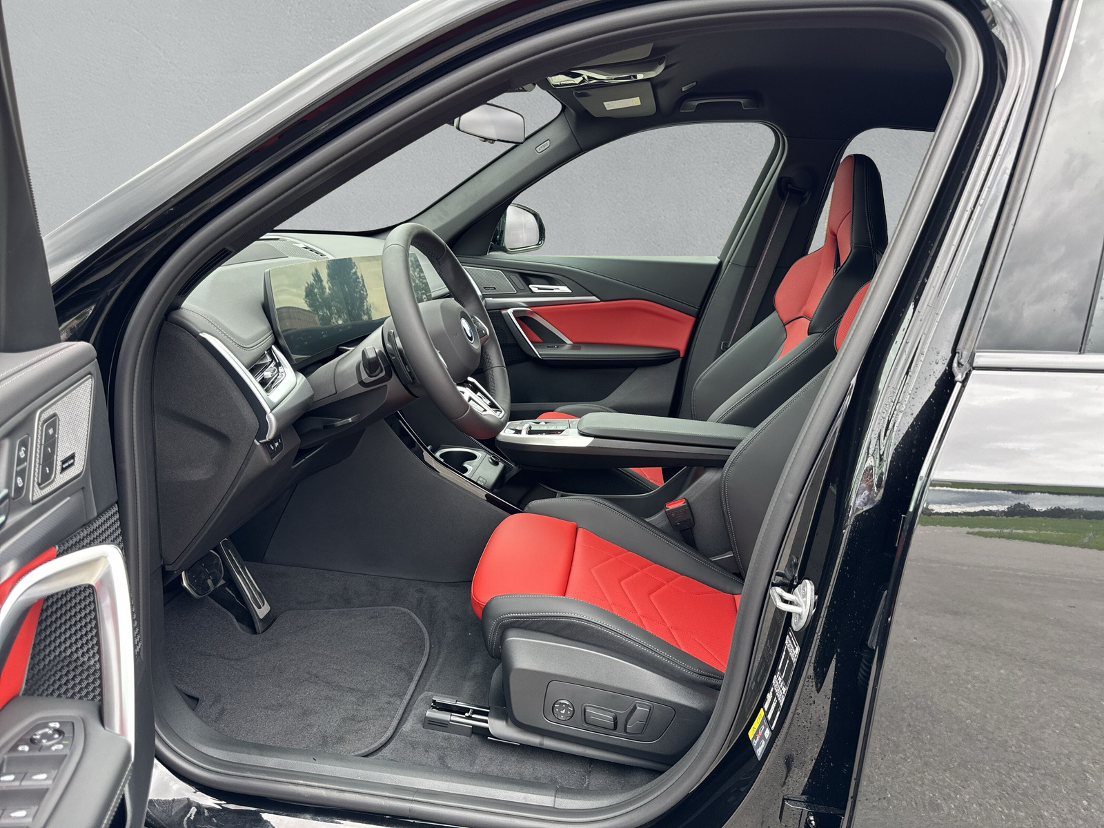 BMW iX1 eDrive 20 M Sport Pro - 11